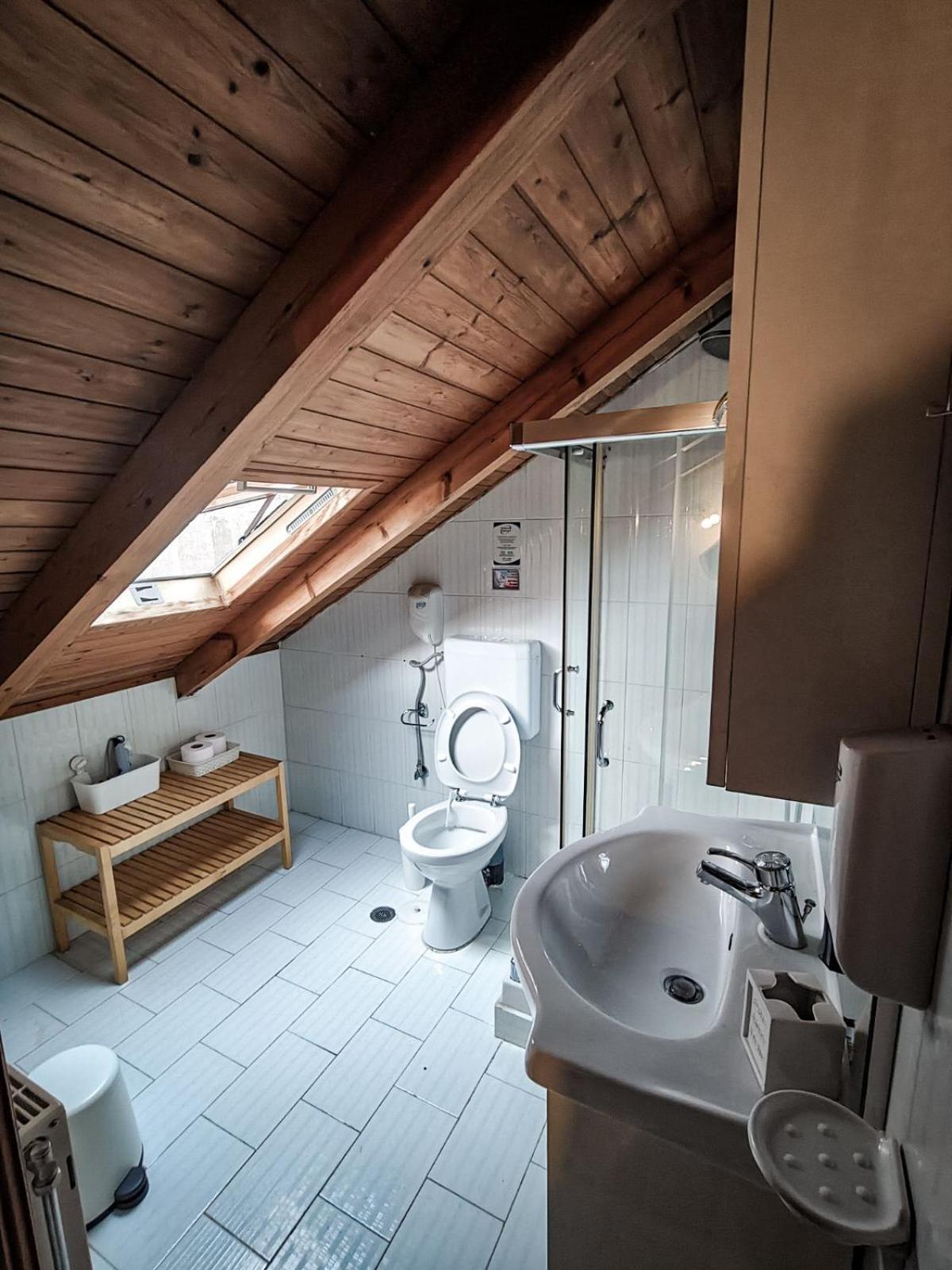 The Wooden Nest Apartment