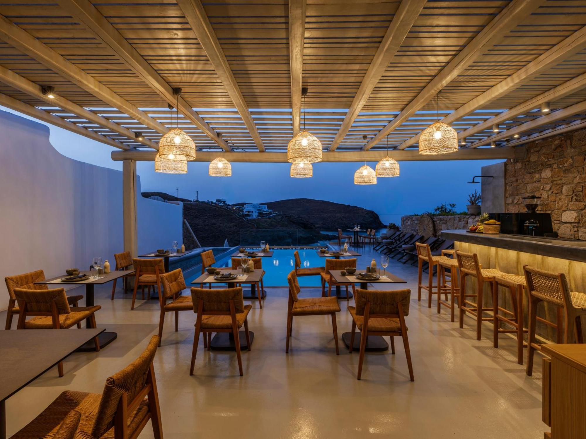 Aparthotel Mykonian & Mykonos Town