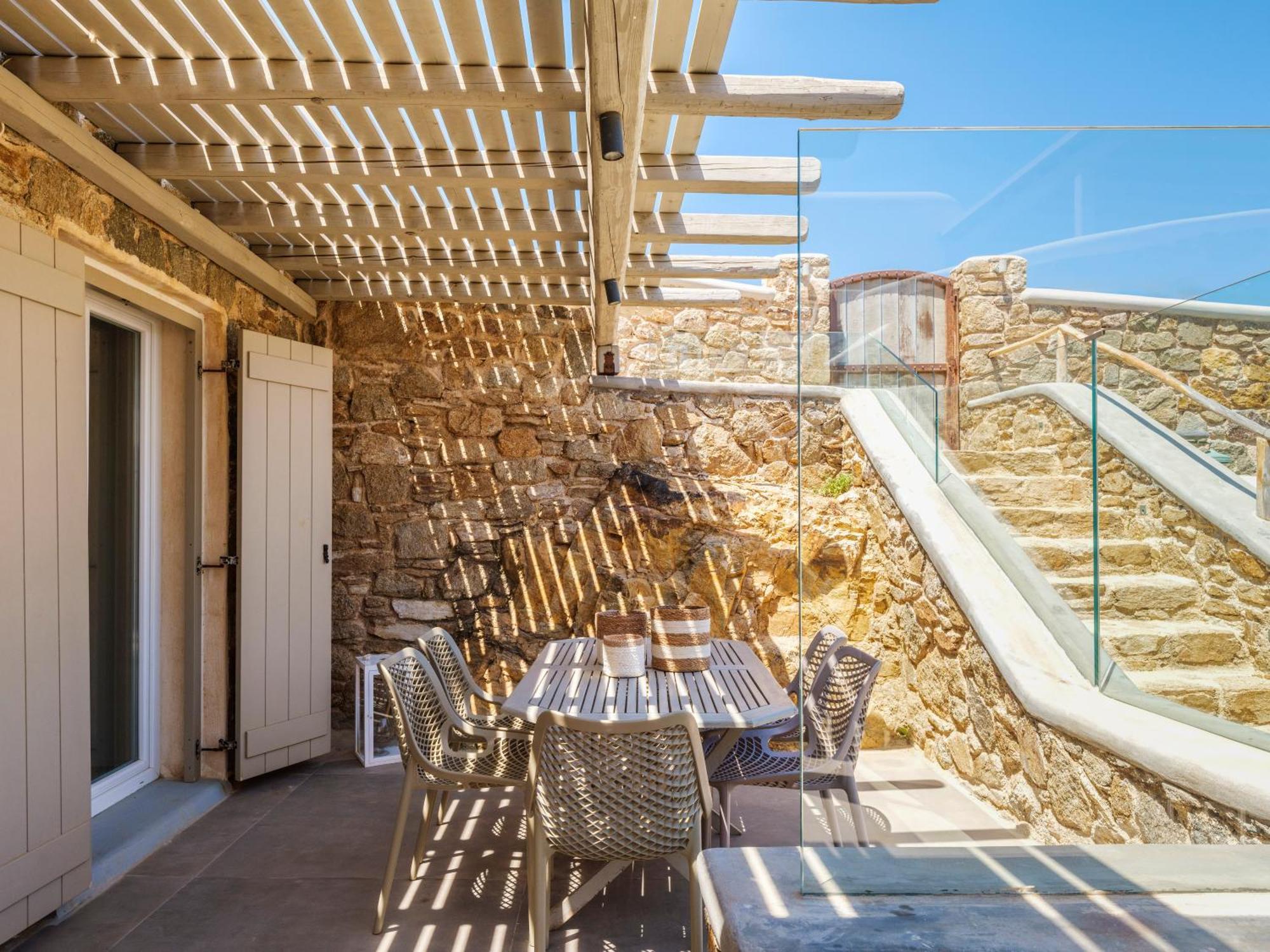 Aparthotel Mykonian & Mykonos Town