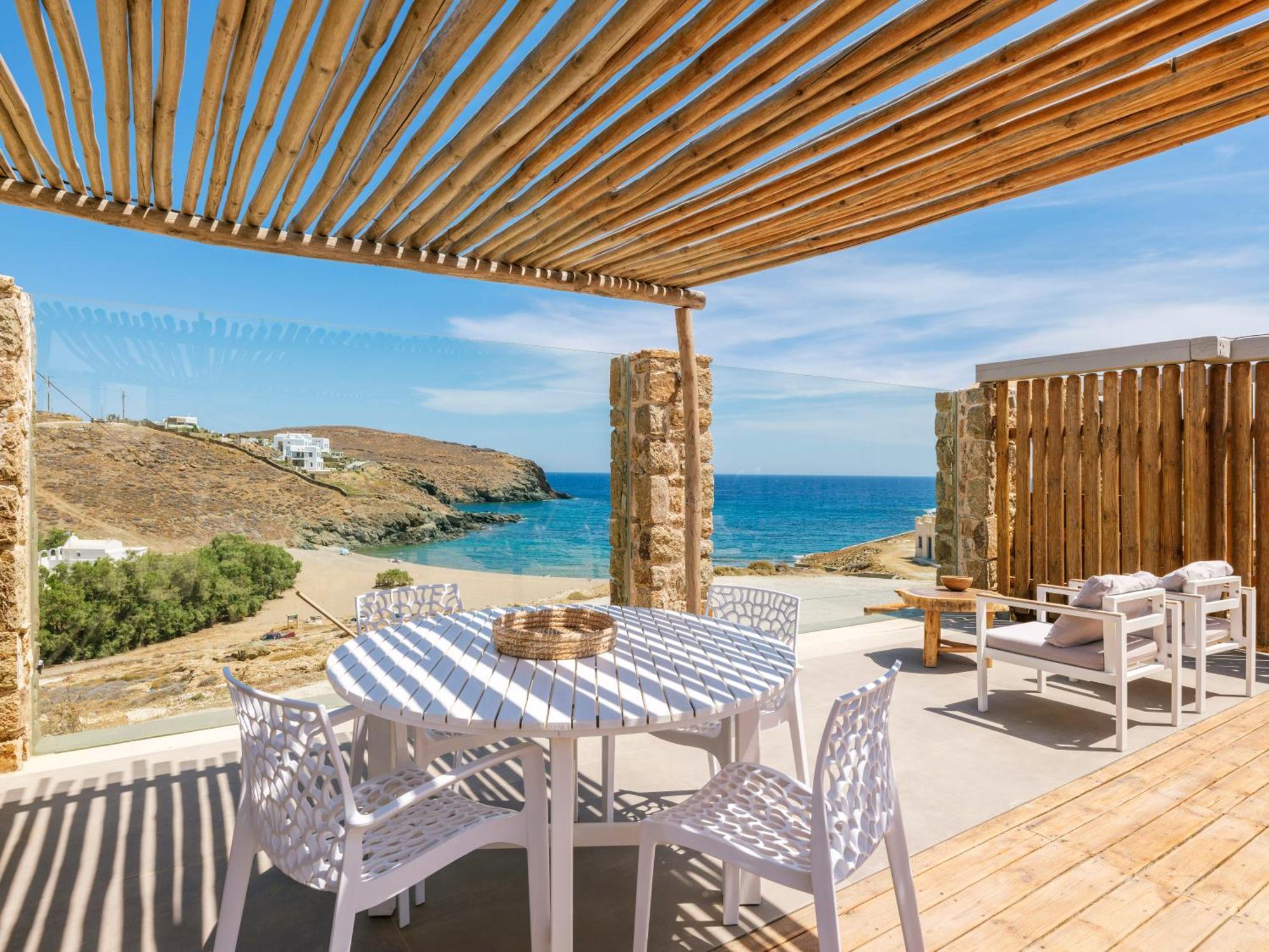 Aparthotel Mykonian & Mykonos Town
