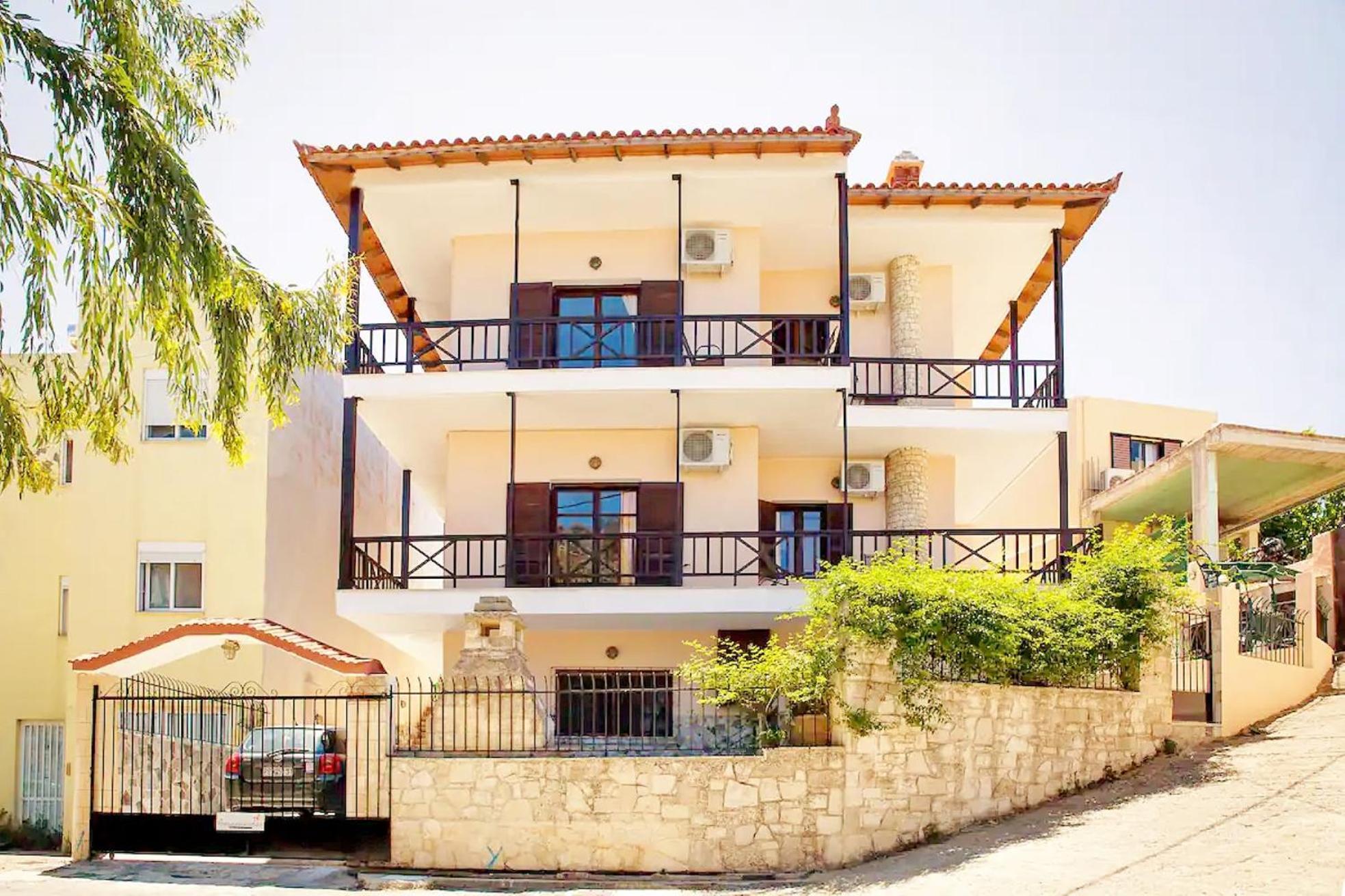 Roussospiti House With Swimming Pool Aparthotel