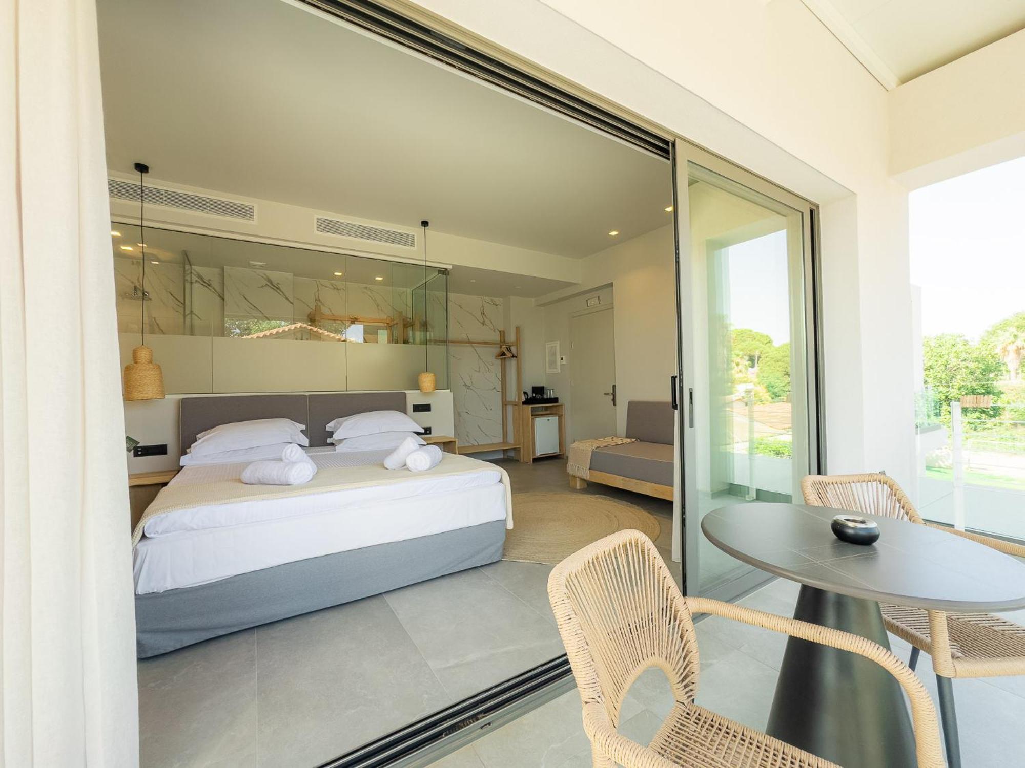 Muses Aparthotel Kourouta