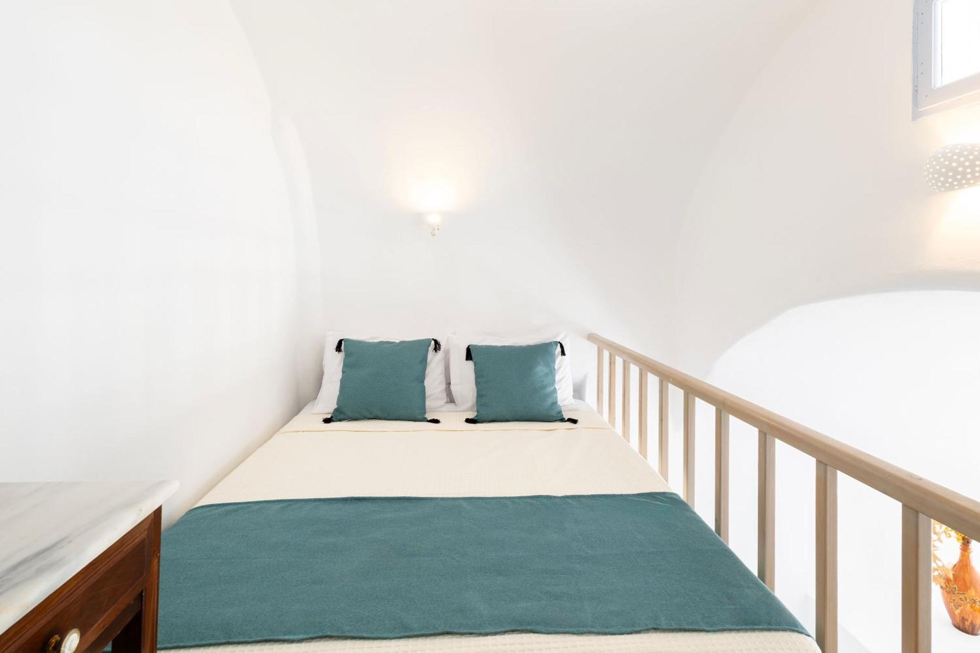 Delion Sea Hotel Kamari (Santorini)
