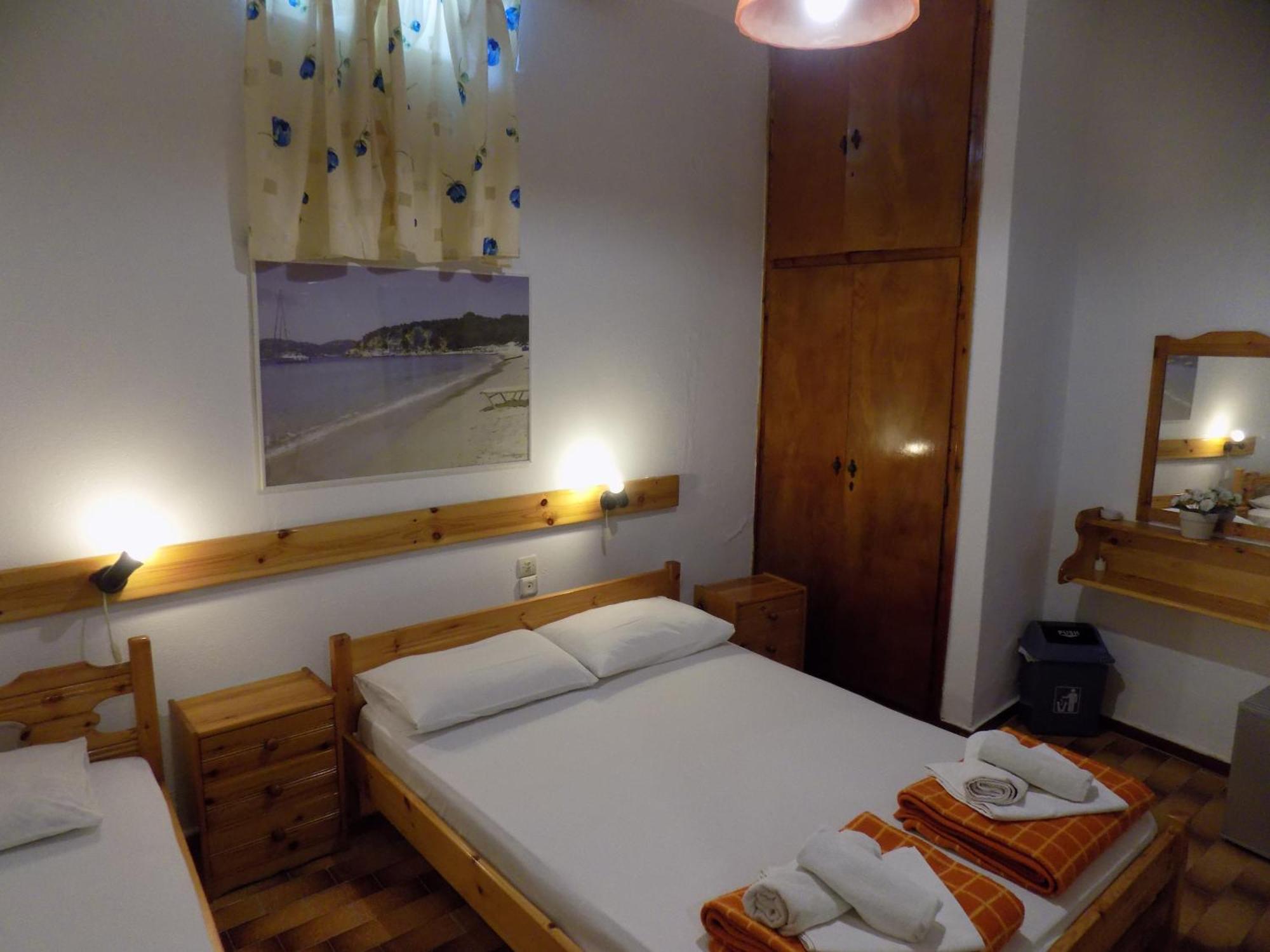 Pensionmargaritakotroniskiathos Skiathos Town