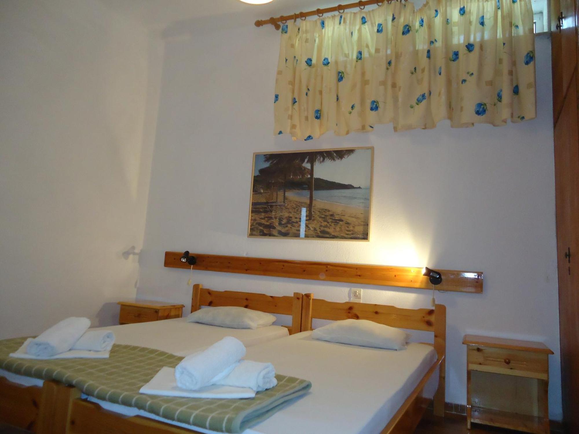 Pensionmargaritakotroniskiathos Bed & Breakfast