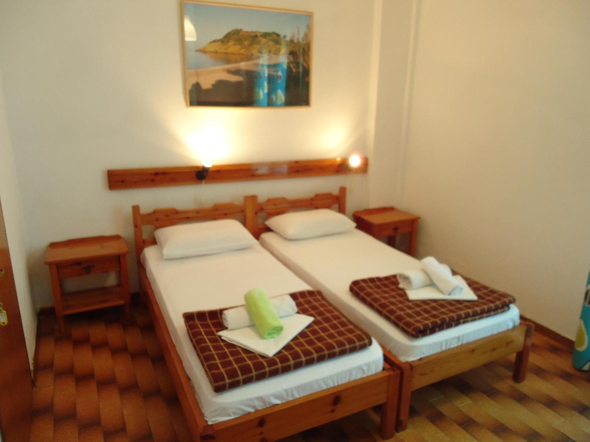 Pensionmargaritakotroniskiathos Bed & Breakfast