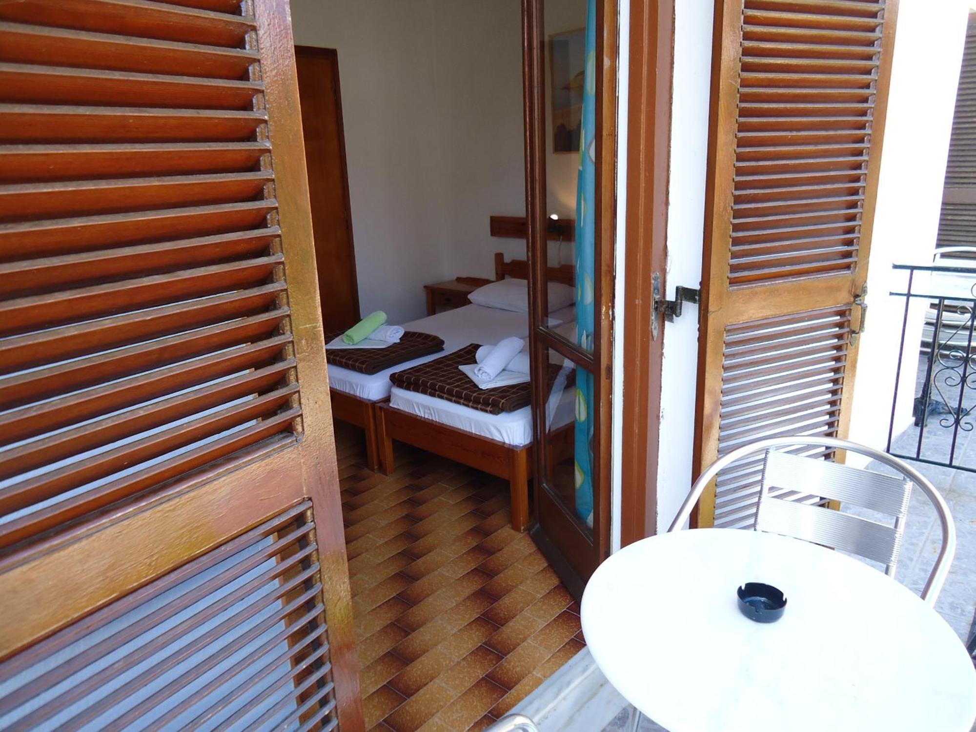 Pensionmargaritakotroniskiathos Bed & Breakfast