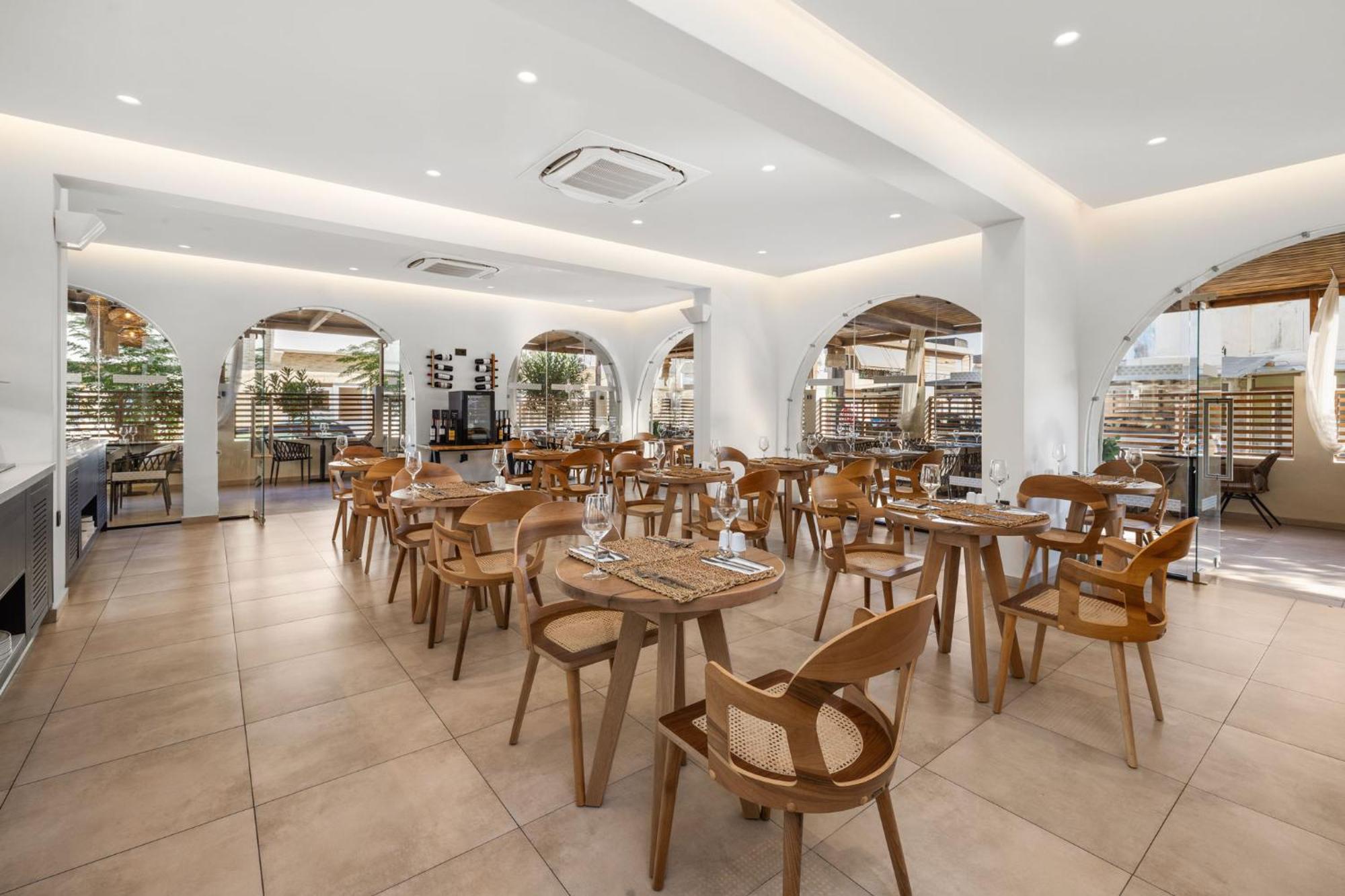 Blu Lifestyle Boutique & 5*