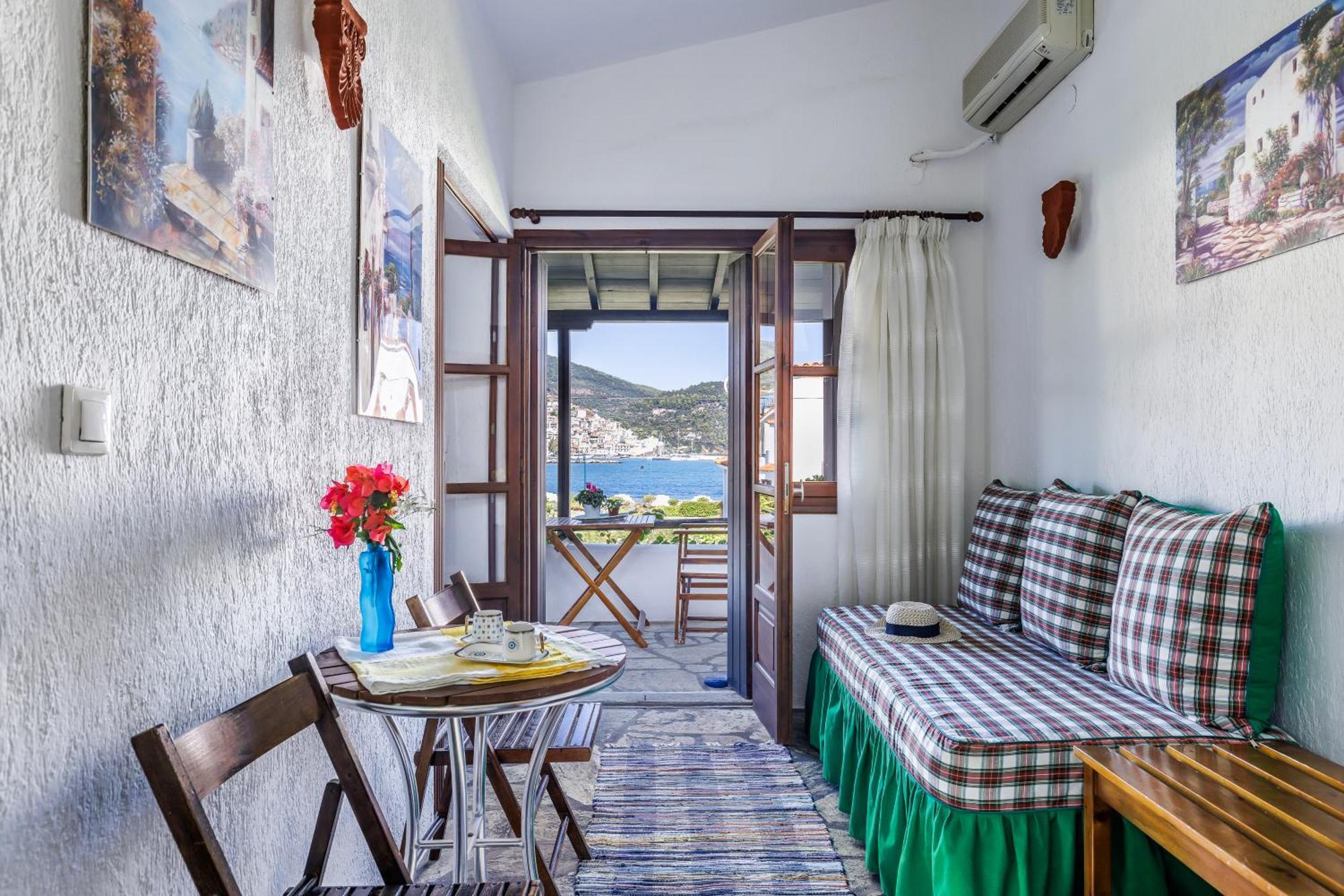 Elpiniki 2* Skopelos Town