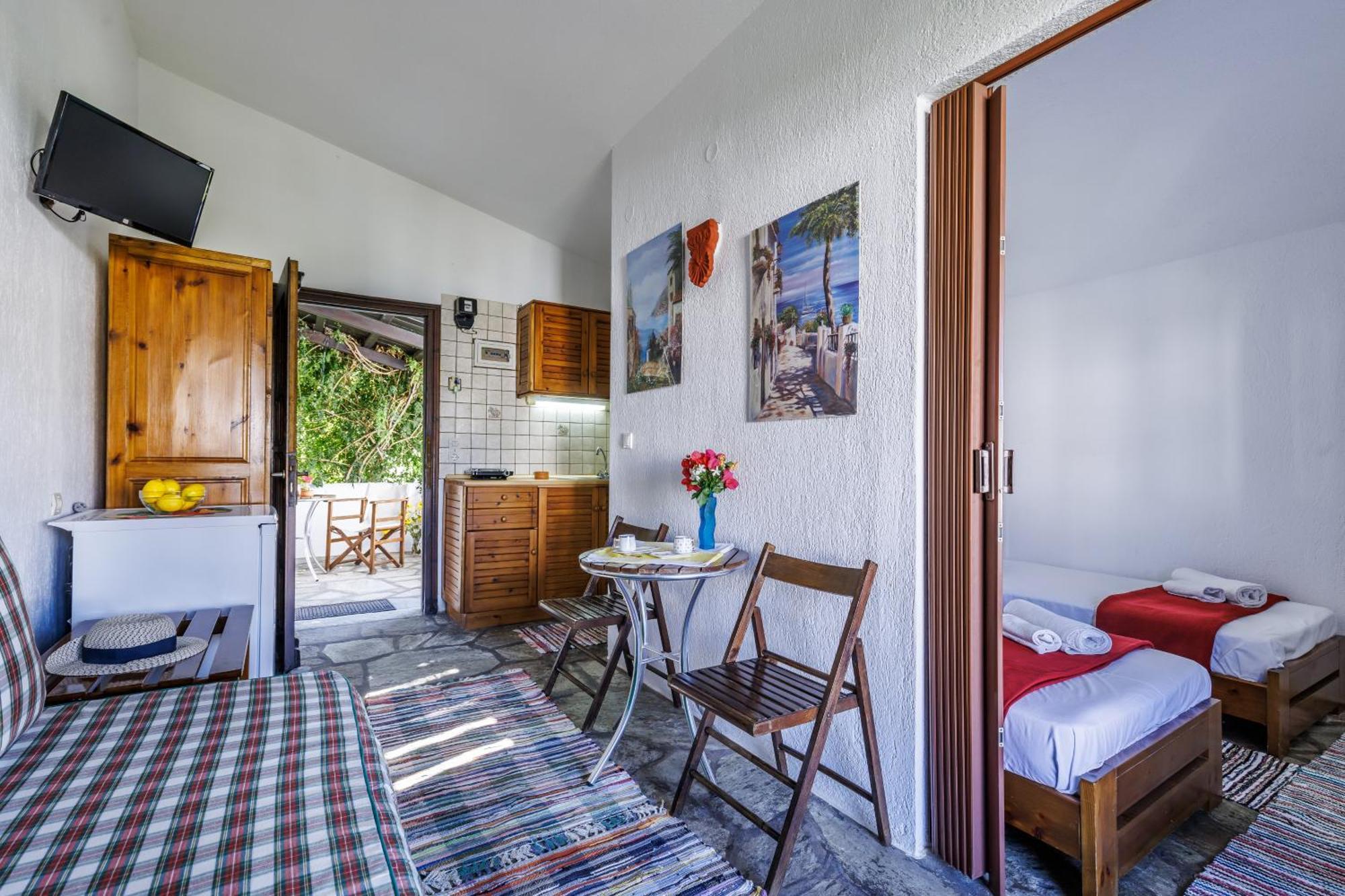 Aparthotel Elpiniki 2*