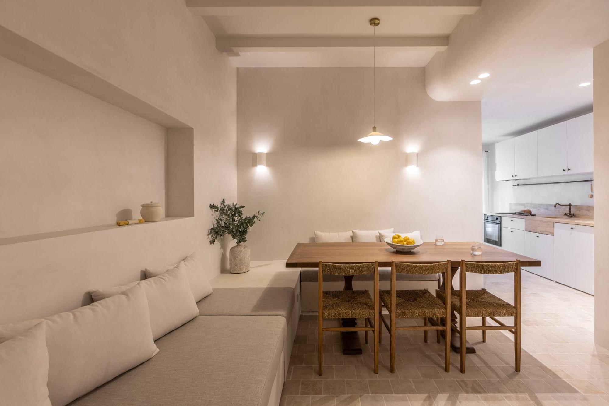 Om Living Pelion