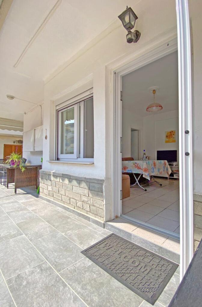 Veranda Paralia Ofriniou Apartment *