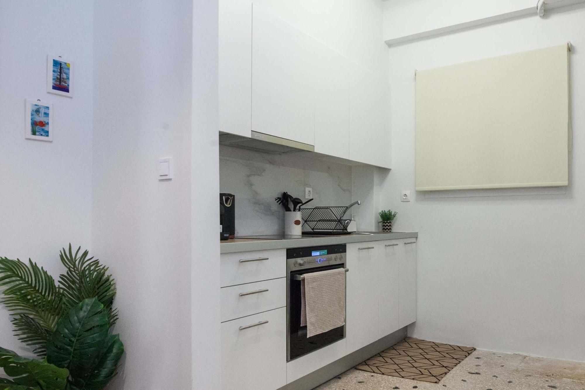Fresh Urban 1 Bd With Balcony In Zografou Apartment *