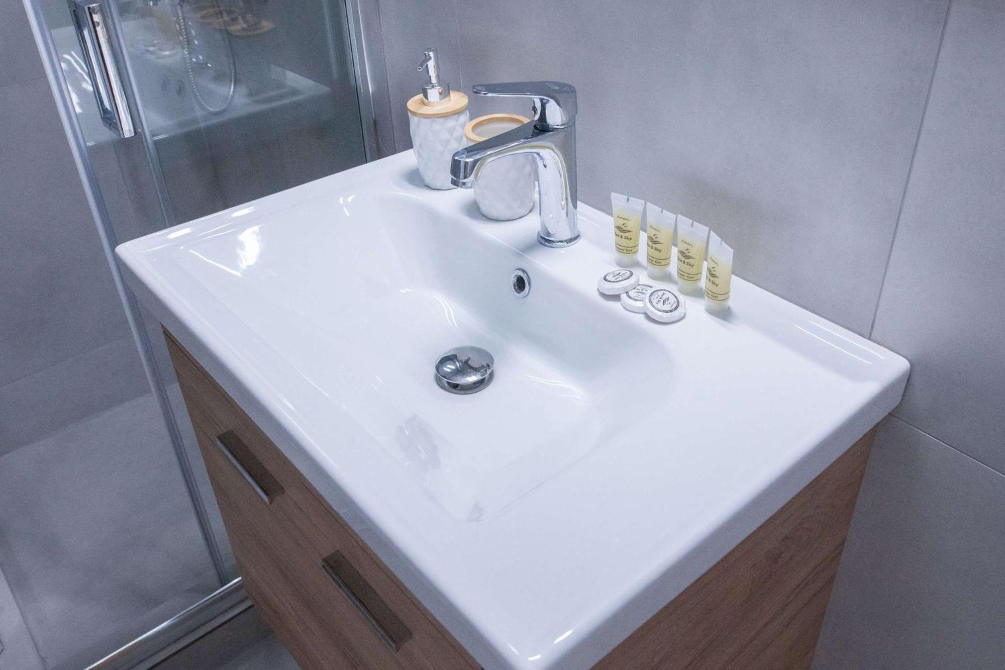 Fresh Urban 1 Bd With Balcony In Zografou *