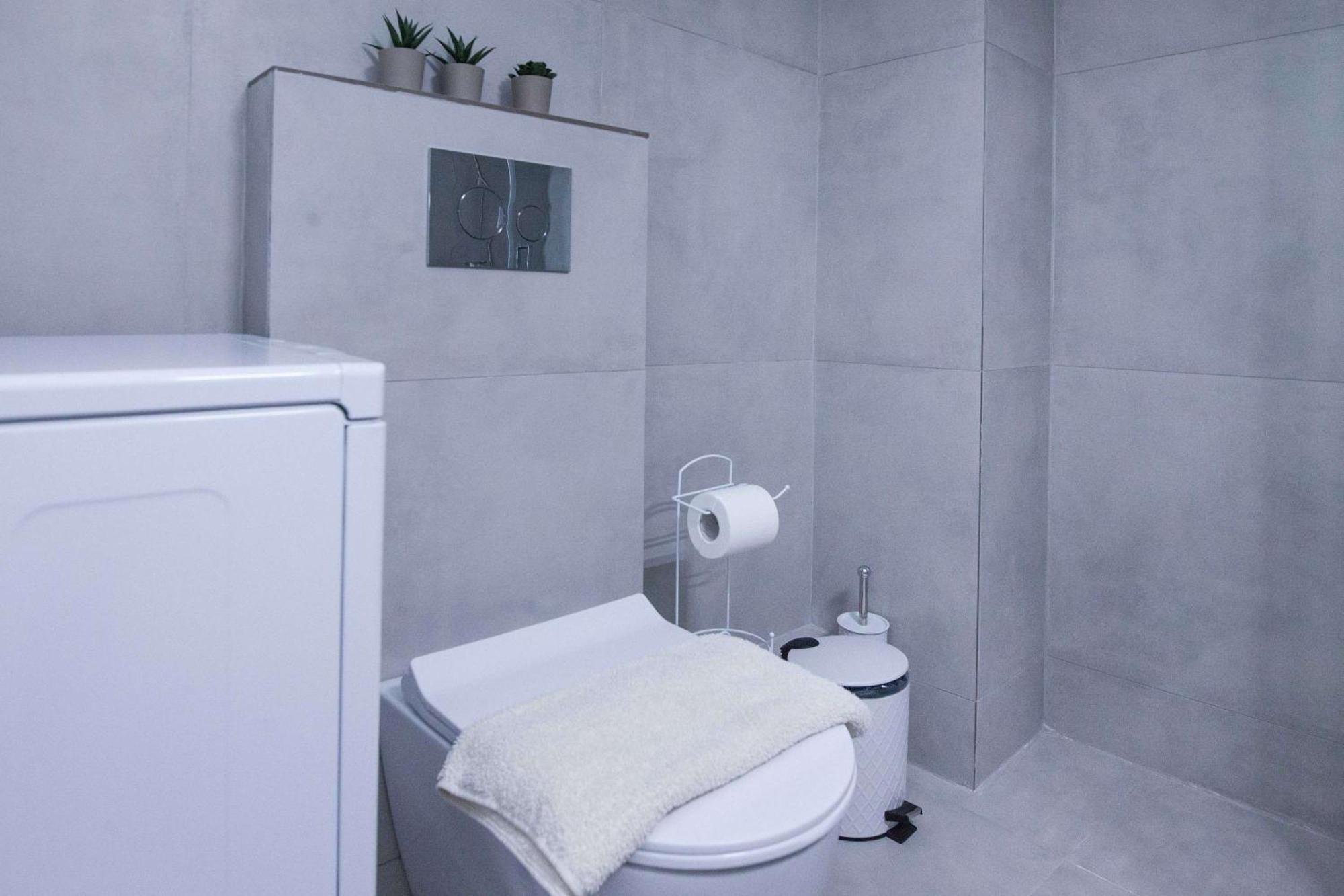 Fresh Urban 1 Bd With Balcony In Zografou * Athens