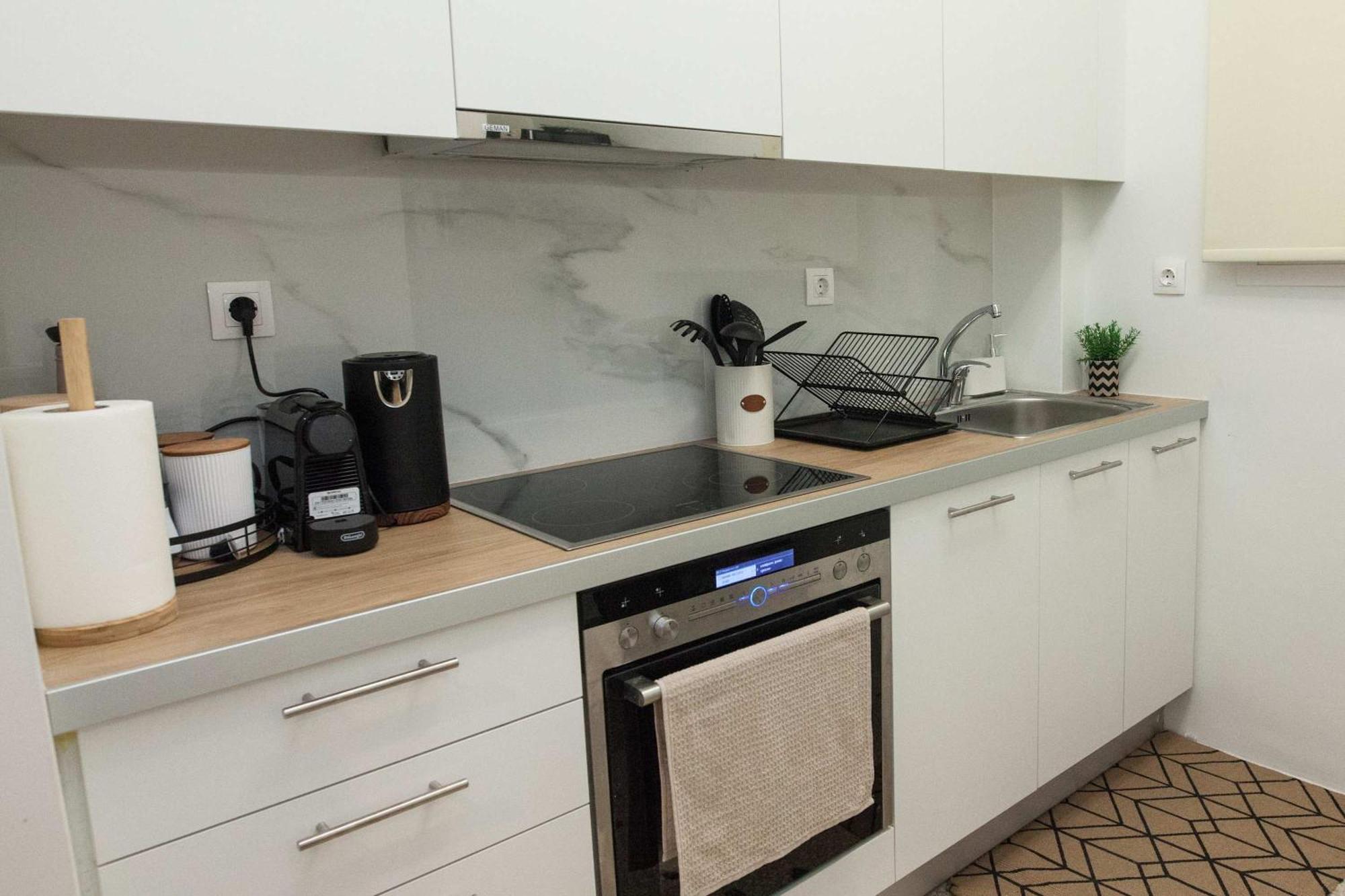 Fresh Urban 1 Bd With Balcony In Zografou *