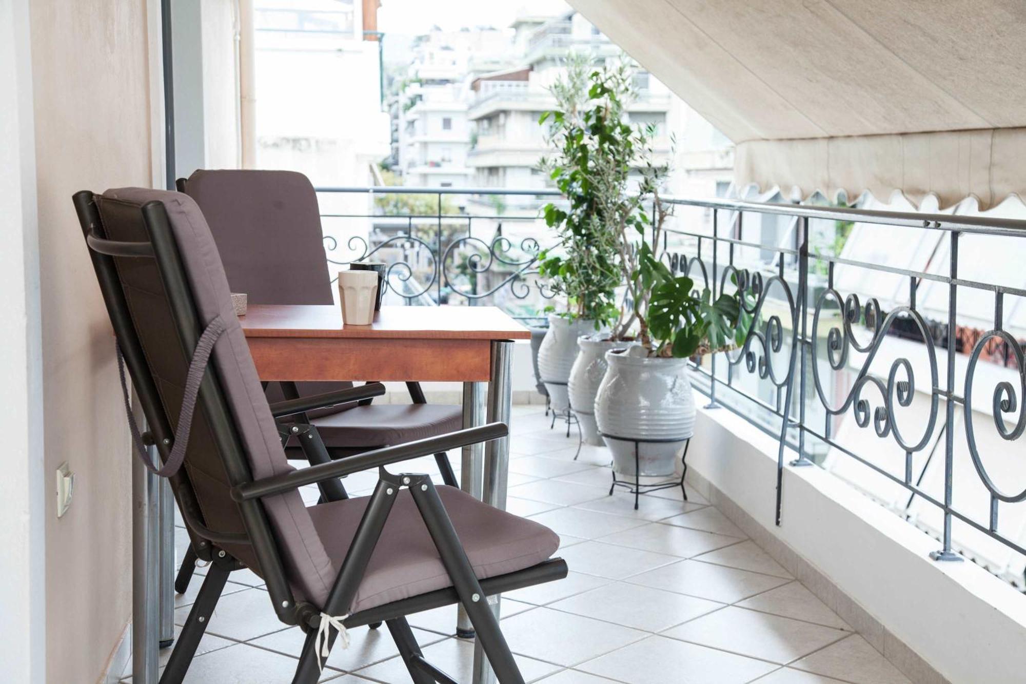 Apartment Elegant Spacious 2bd With Balcony In Petralona