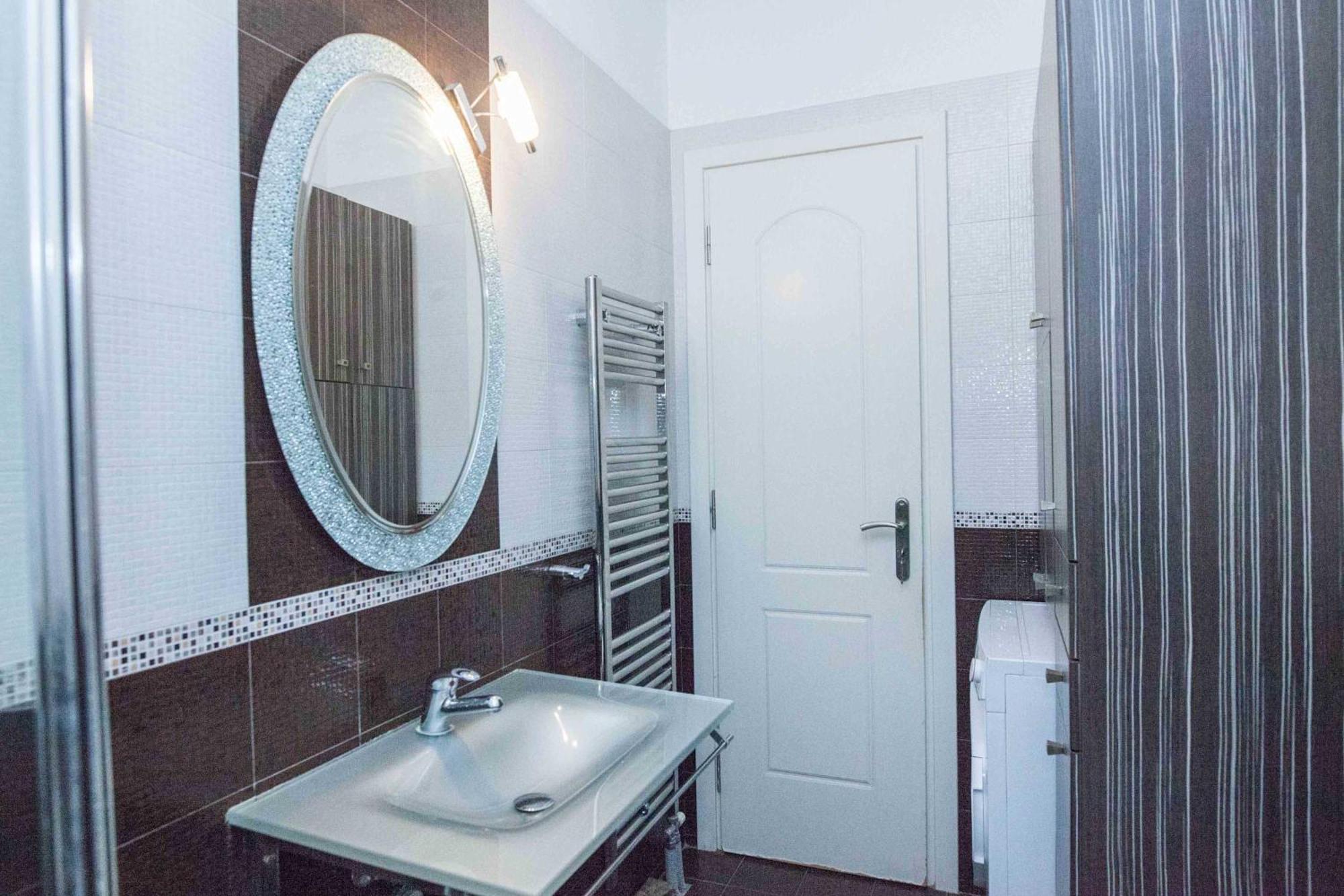 Apartment Elegant Spacious 2bd With Balcony In Petralona Athens