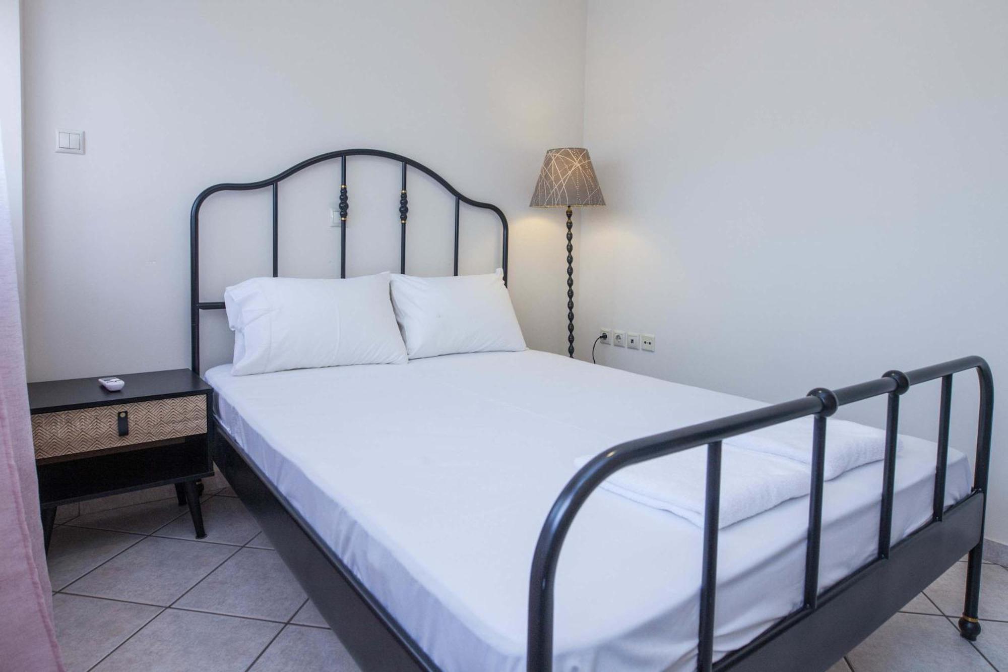 Elegant Spacious 2bd With Balcony In Petralona *
