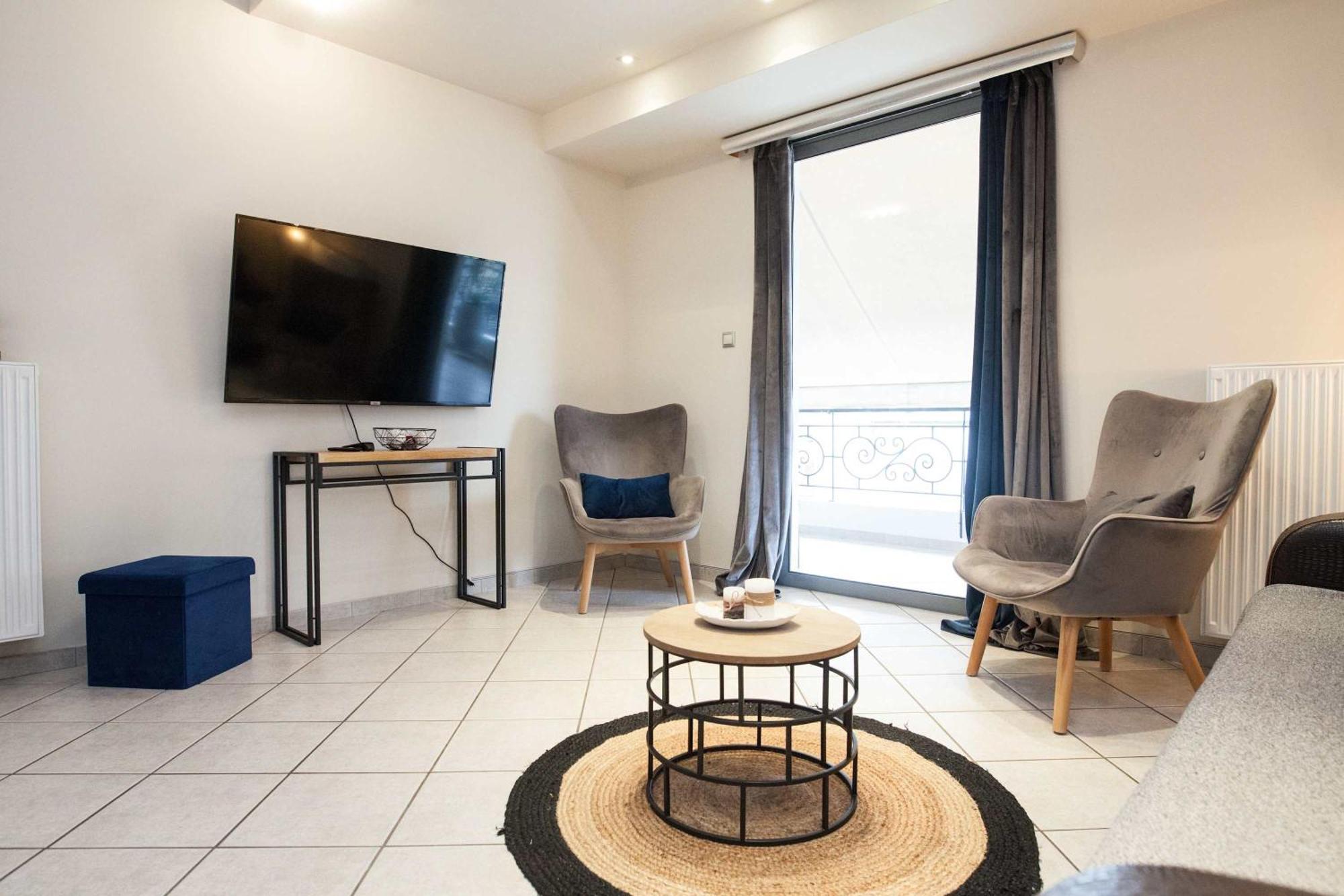 Apartment Elegant Spacious 2bd With Balcony In Petralona Athens