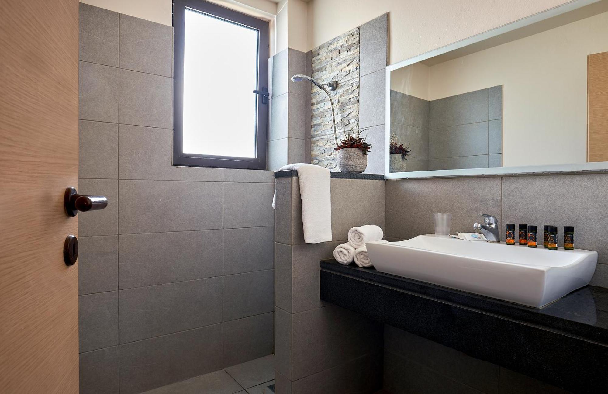 Creteco & Aparthotel 4*