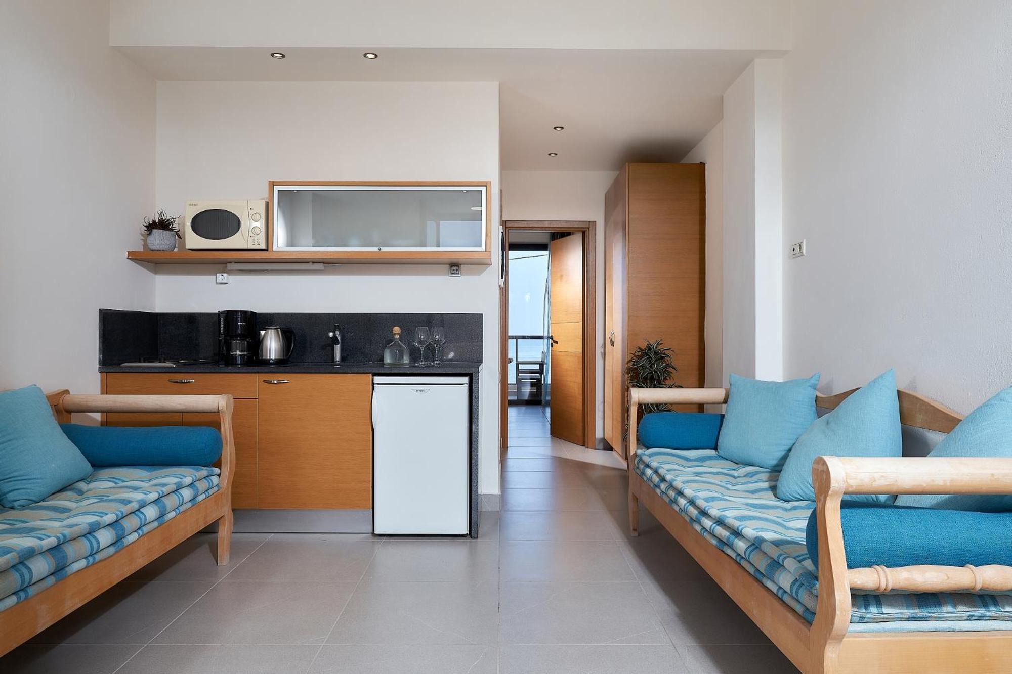 Aparthotel Creteco & 4*