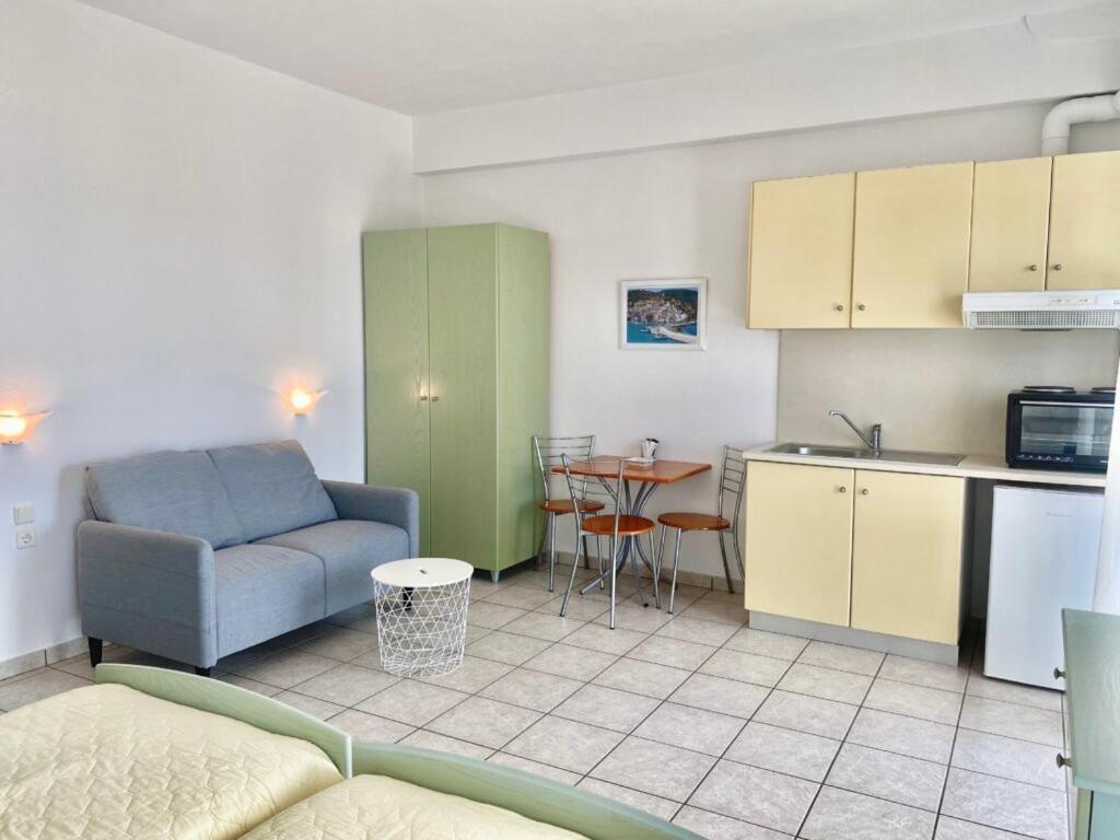 Belvedere Skopelos Neo Klima