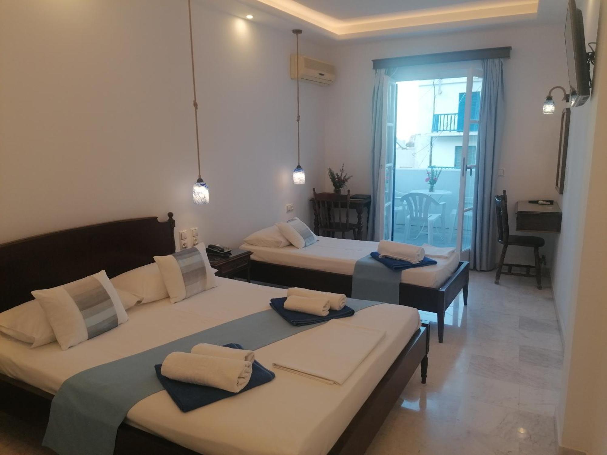 Adonis Naxos Hotel 2*
