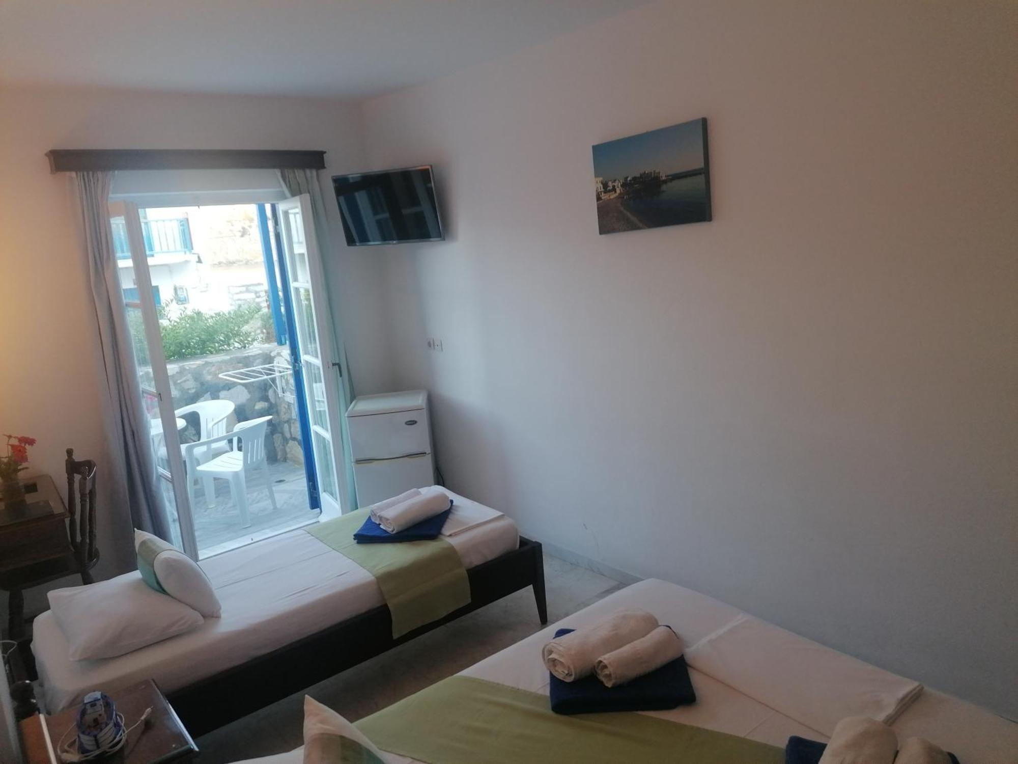 Adonis Naxos Hotel