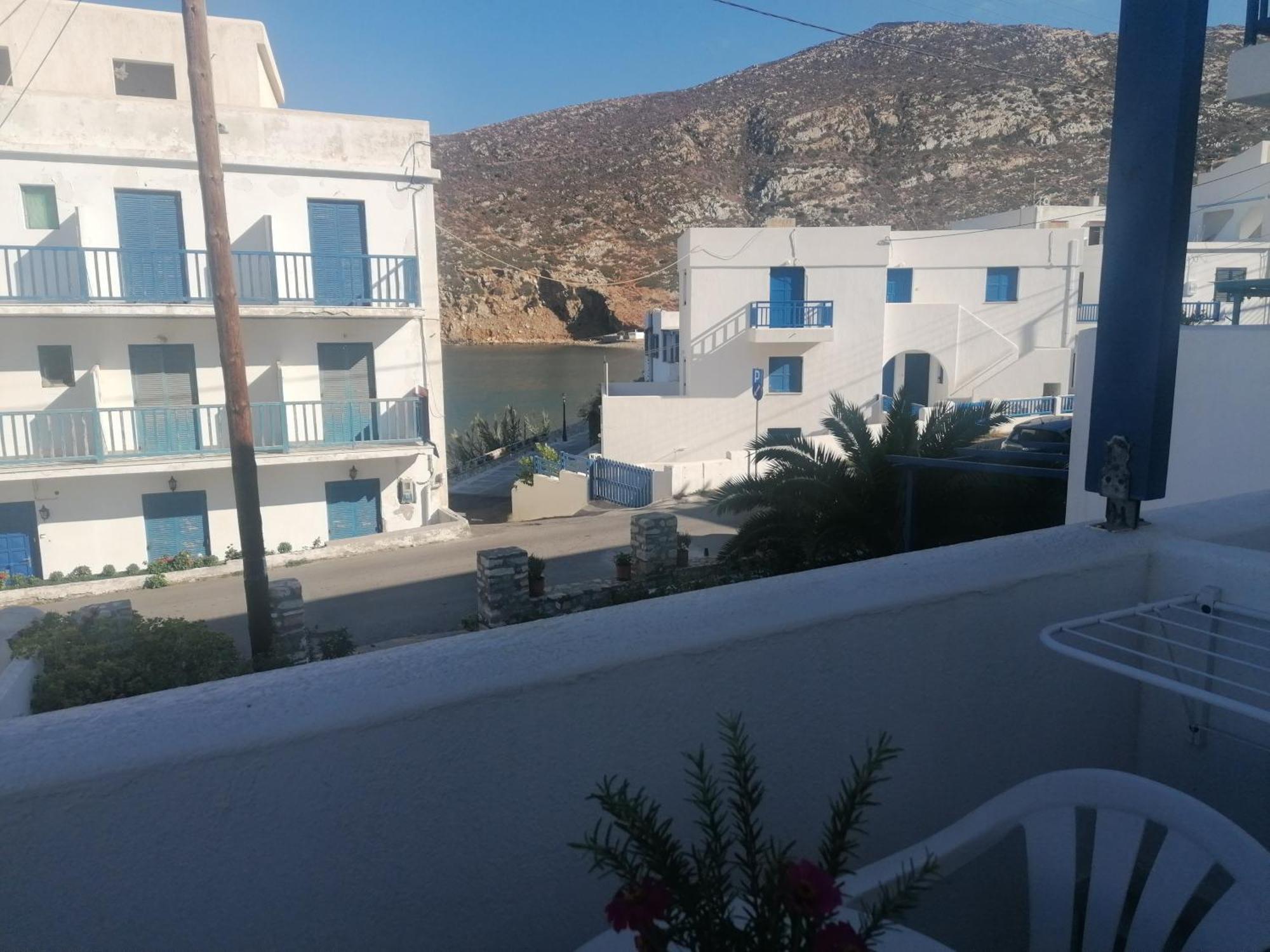 Adonis Naxos 2*