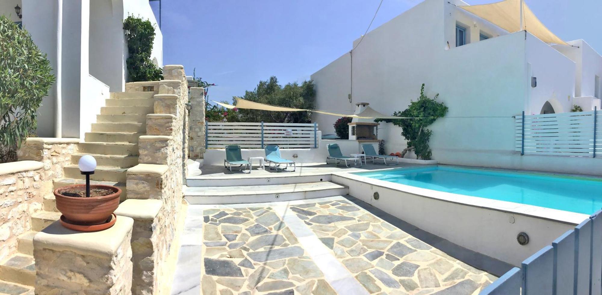 Danae - Seaside With Pool & Hot Tub Villa *