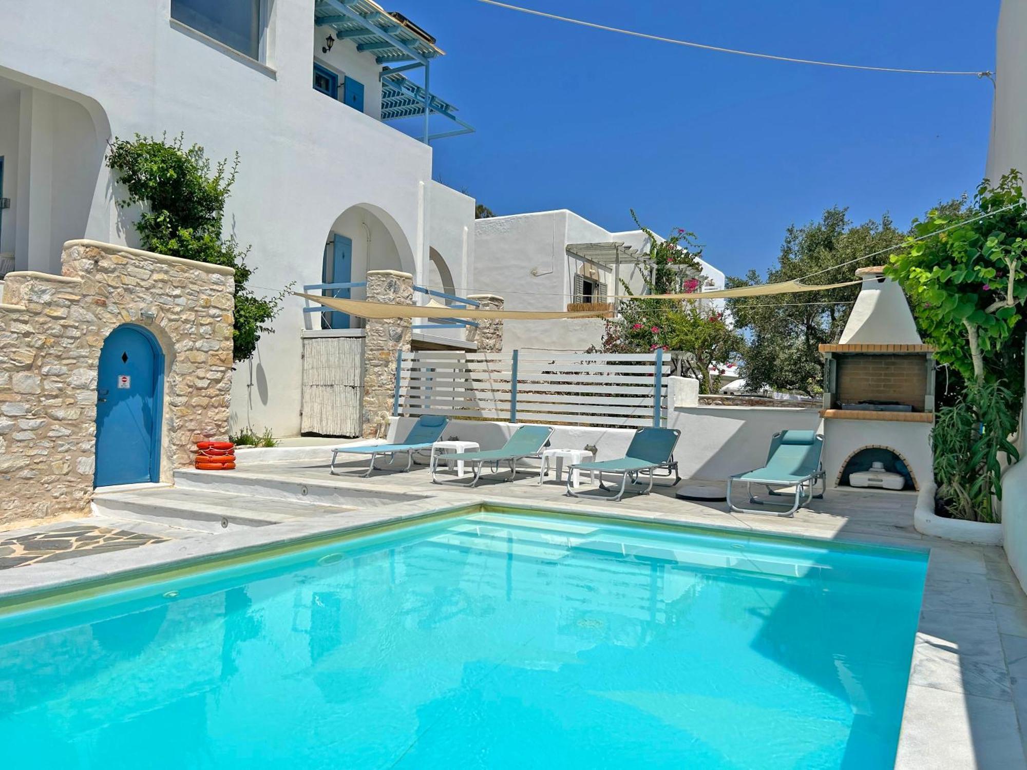 Danae - Seaside With Pool & Hot Tub *