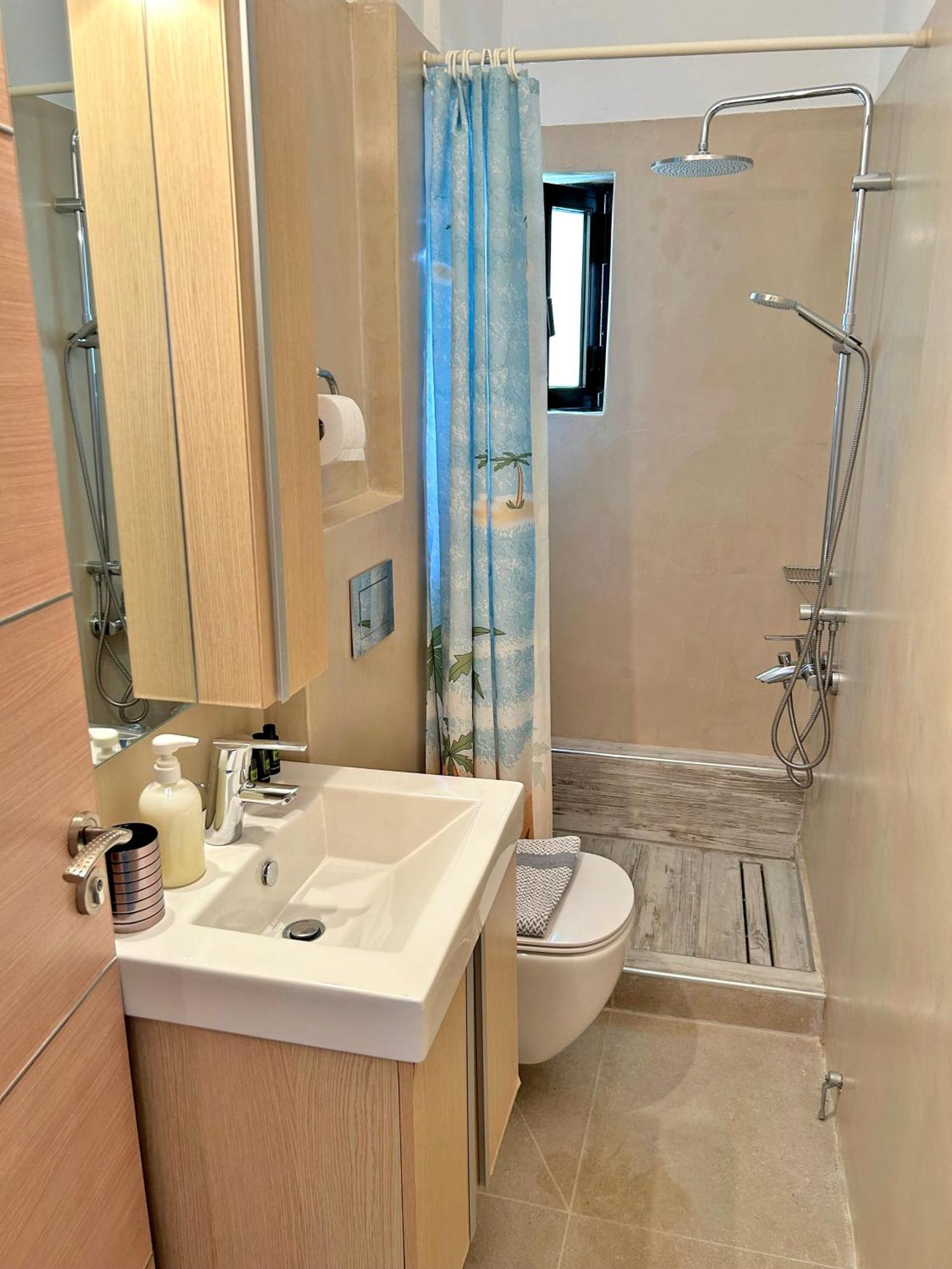 Villa Danae - Seaside With Pool & Hot Tub