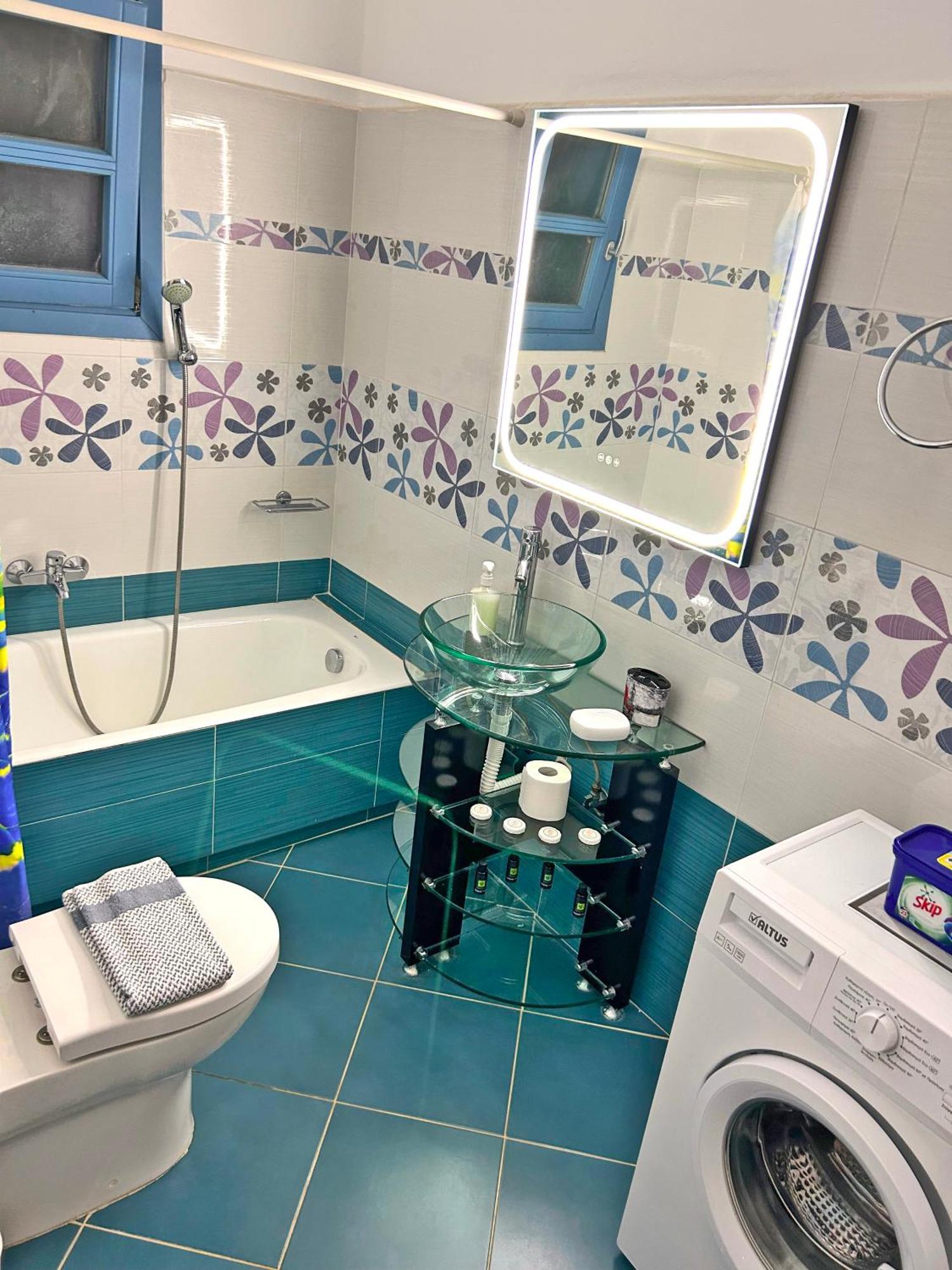 Danae - Seaside With Pool & Hot Tub Villa Piso Livadi
