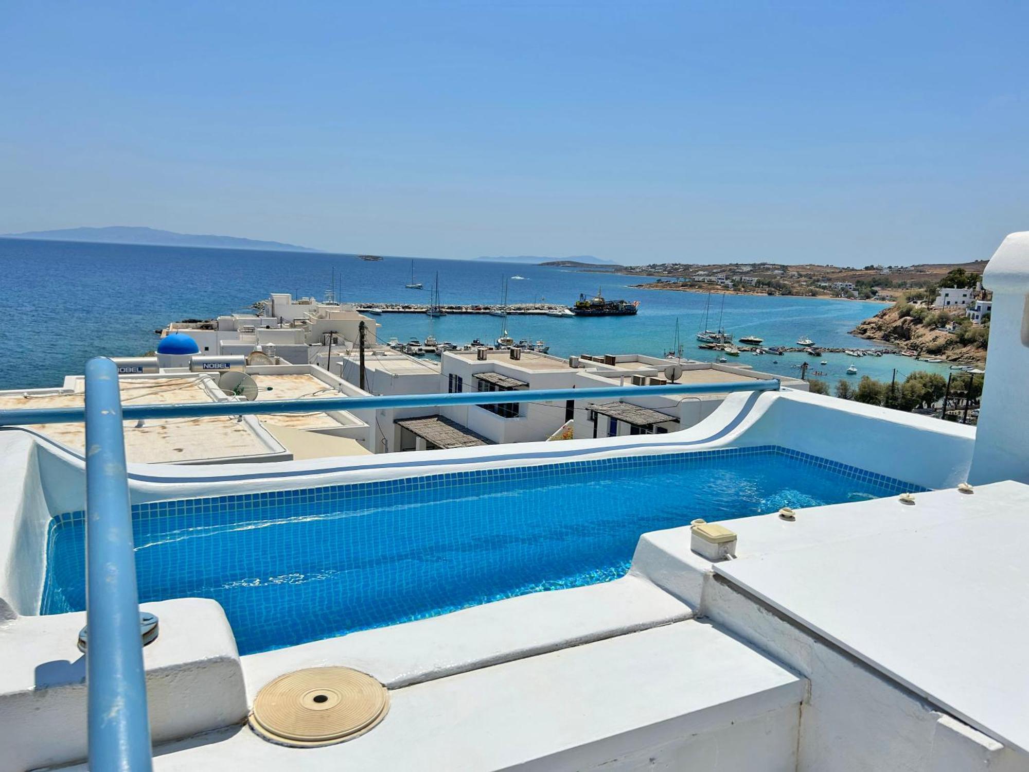 Danae - Seaside With Pool & Hot Tub *