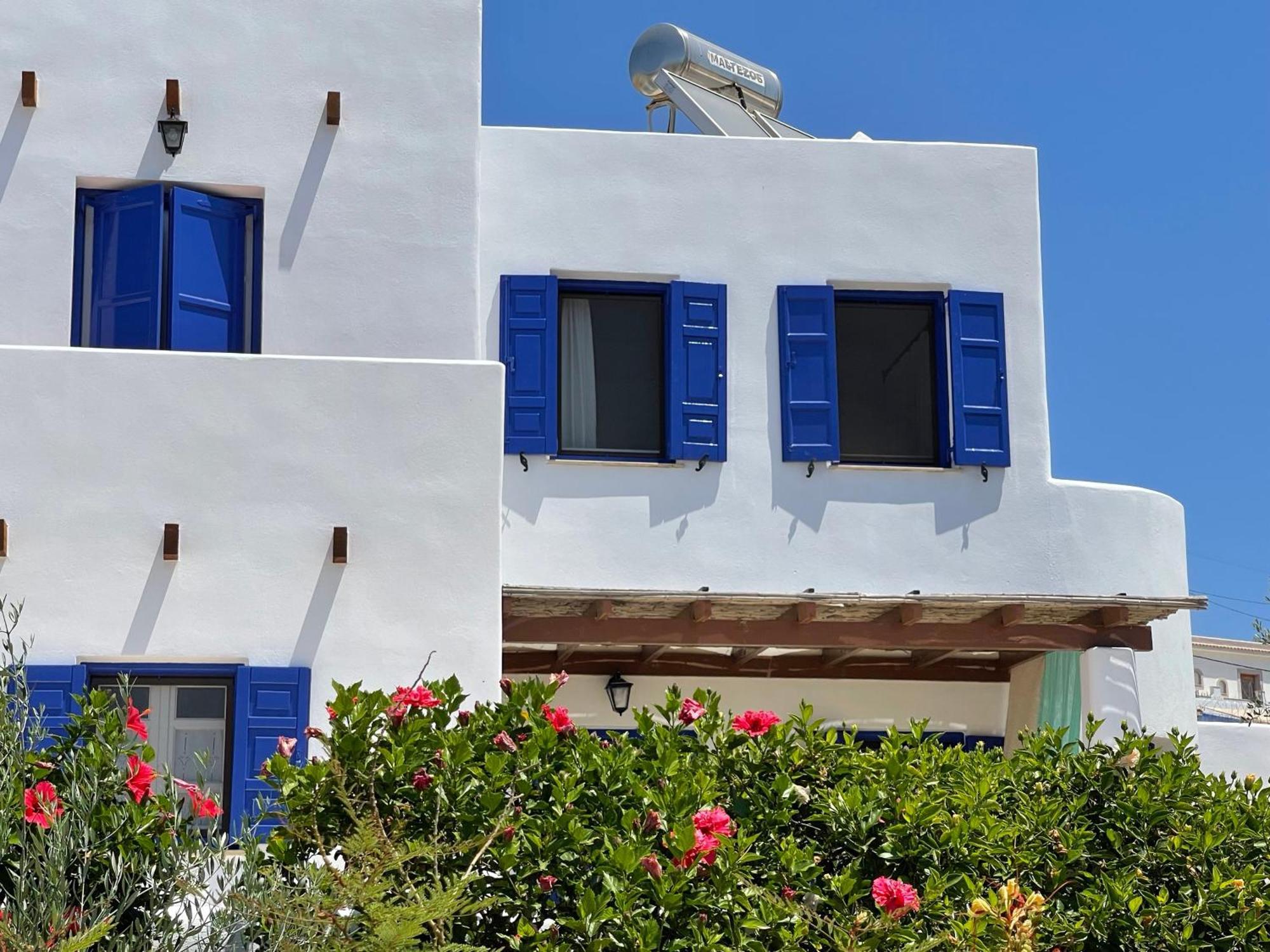 Niriedes Villas *