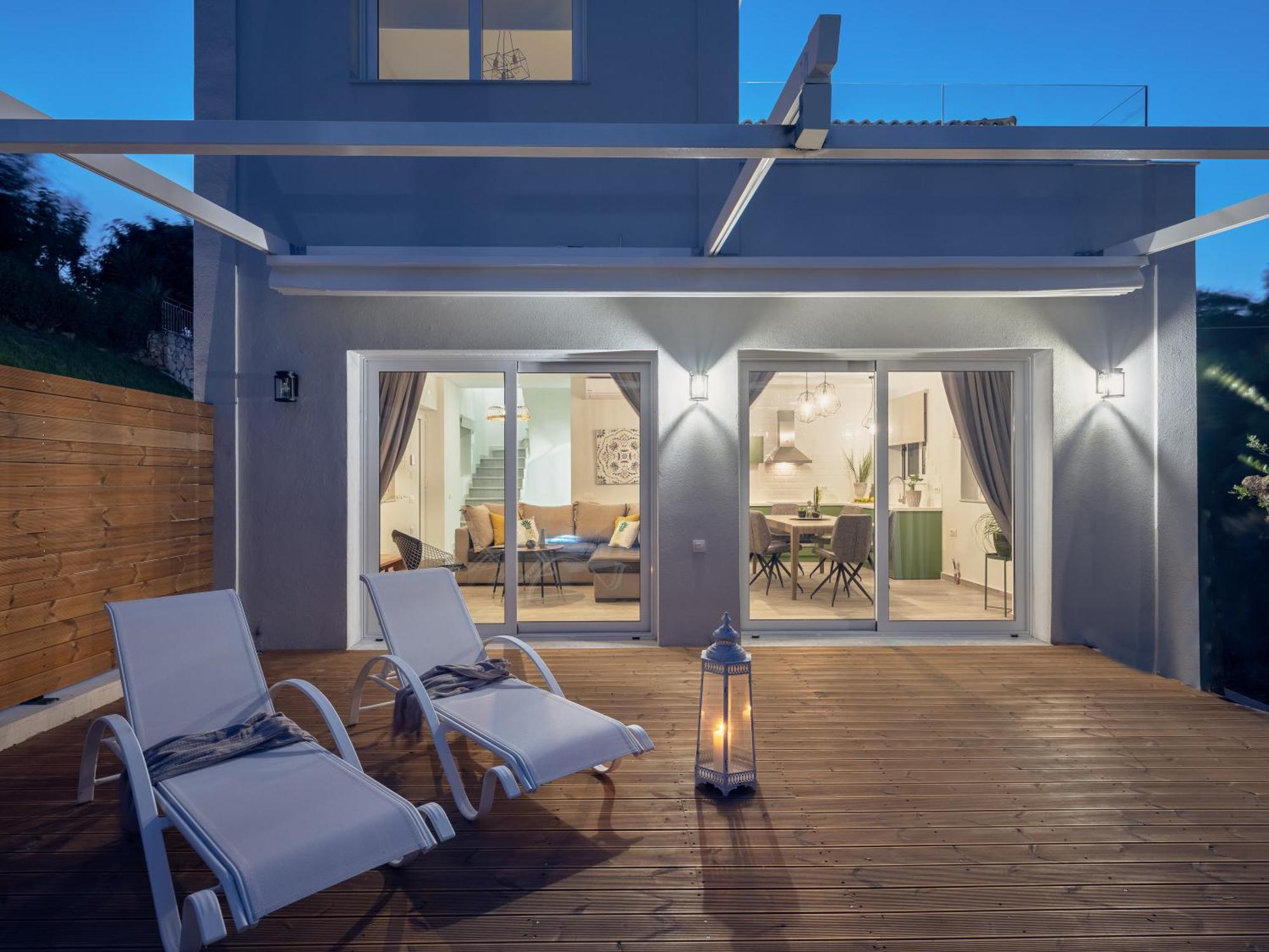 Villa Chris & Jo Villas, Enchanting Escapes, With Heated Pools & Seaviews By Thinkvilla