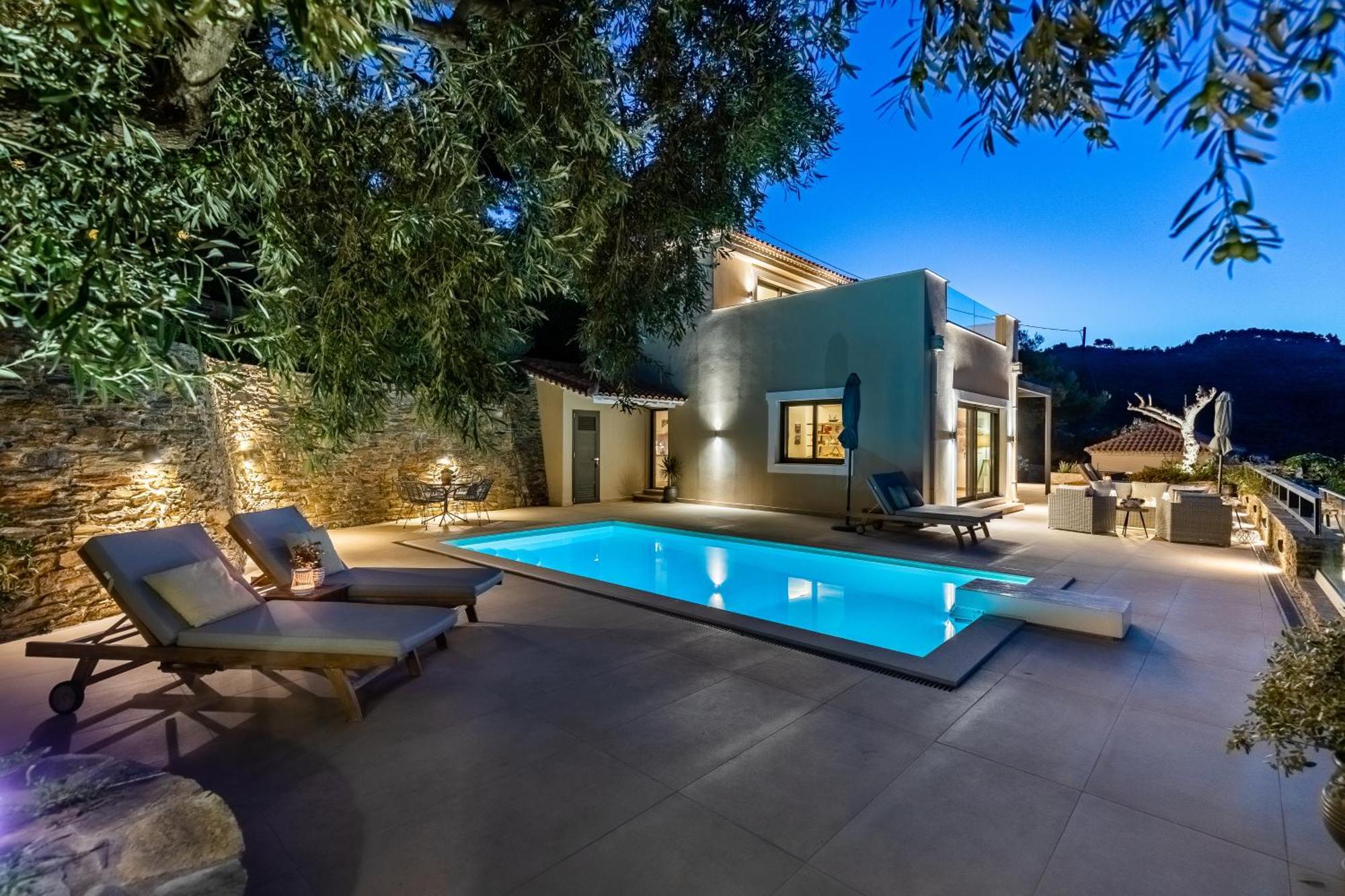Antigone Luxury Retreat *