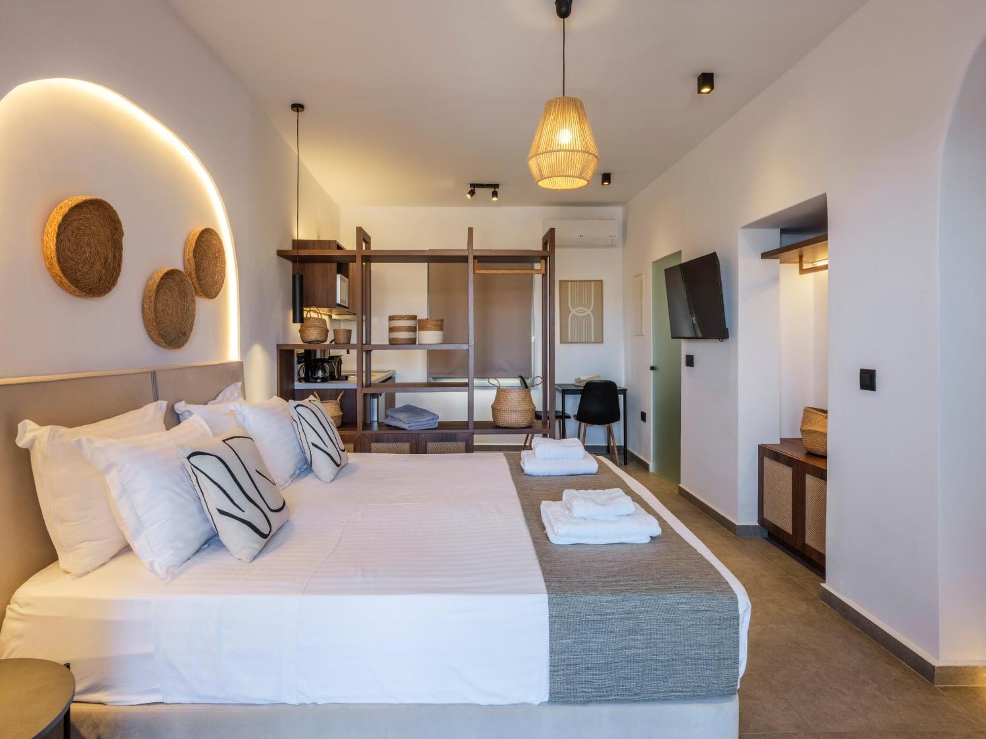 Mykonian & Aparthotel