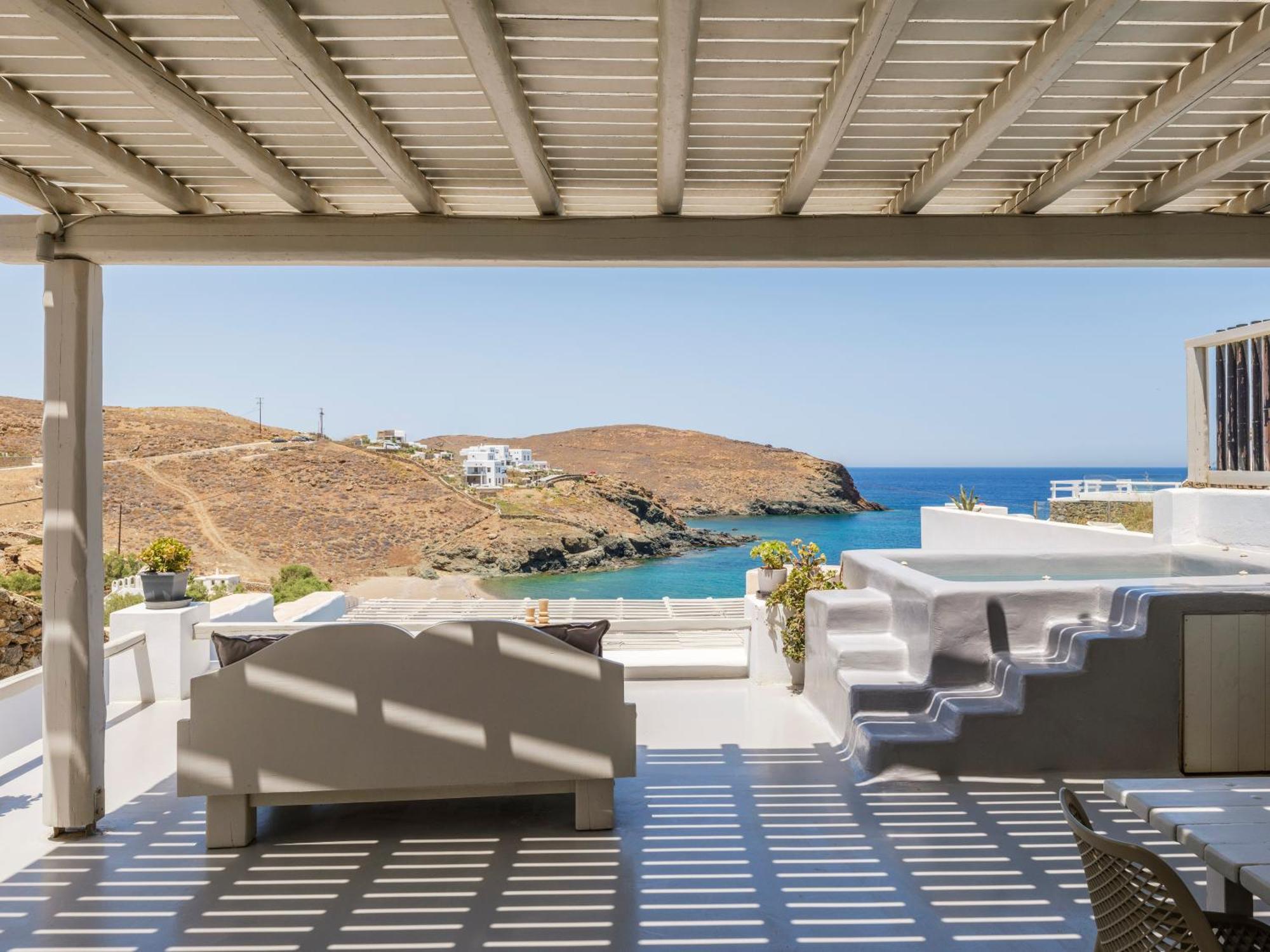 Aparthotel Mykonian & *