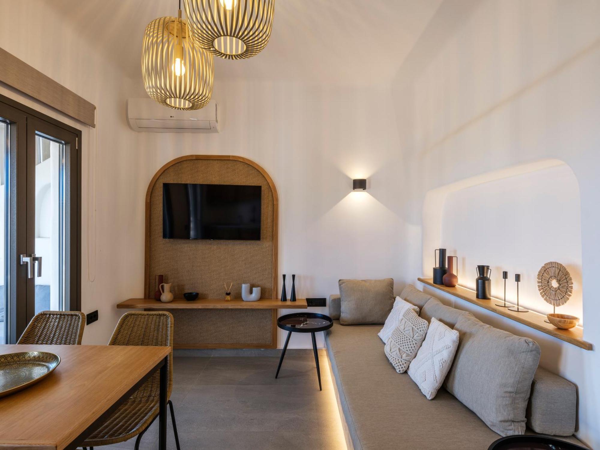 Aparthotel Mykonian & Mykonos Town