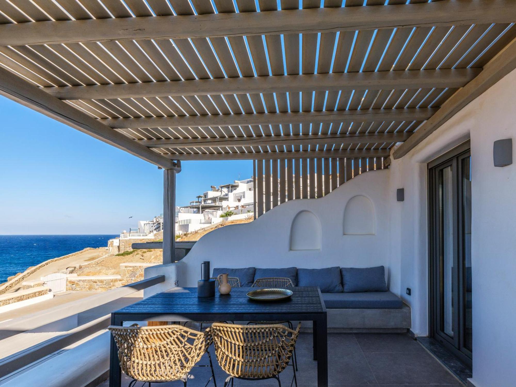 Aparthotel Mykonian & Mykonos Town