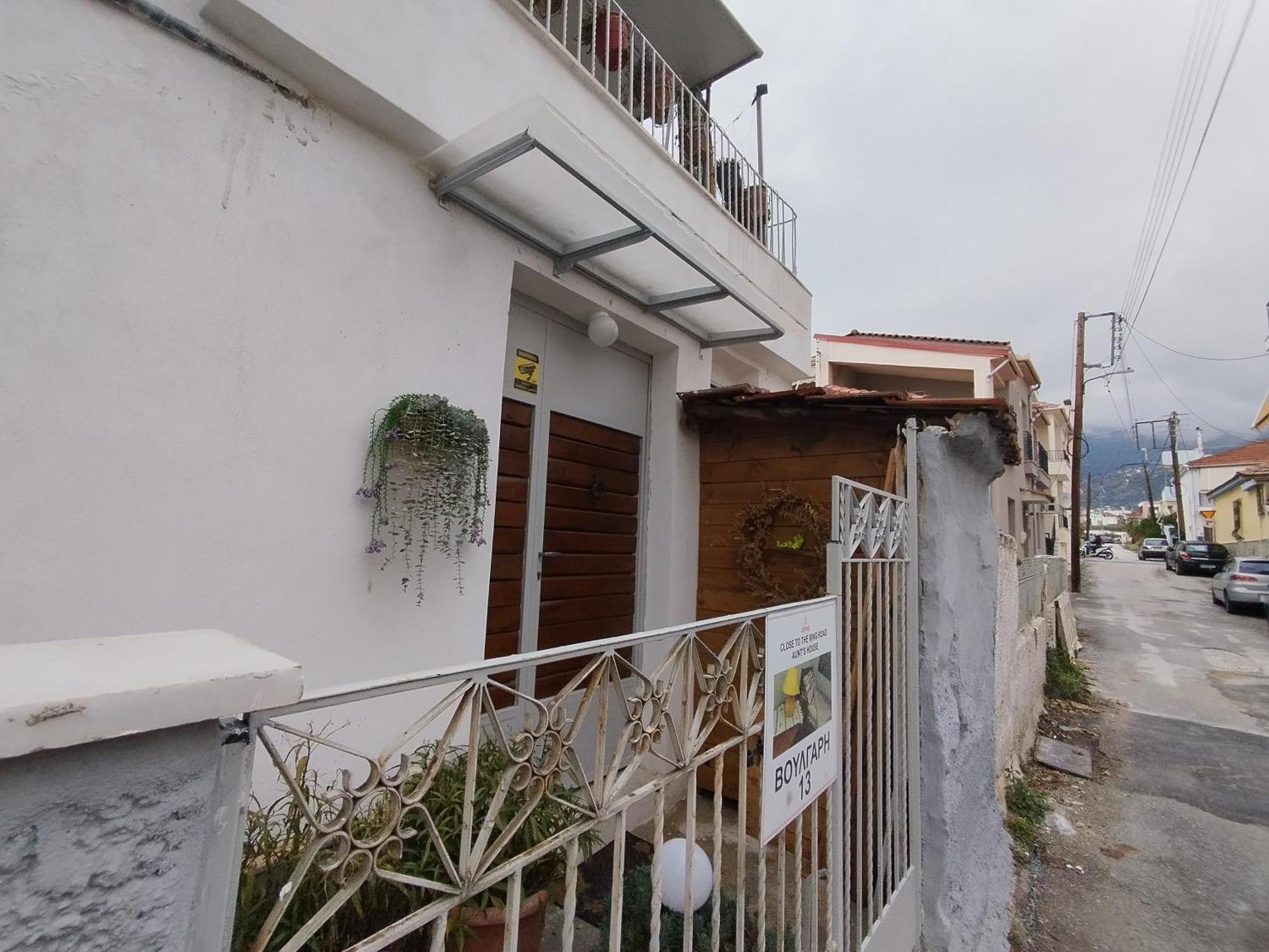 Close To The Ring Road-aunt's House Apartment Volos