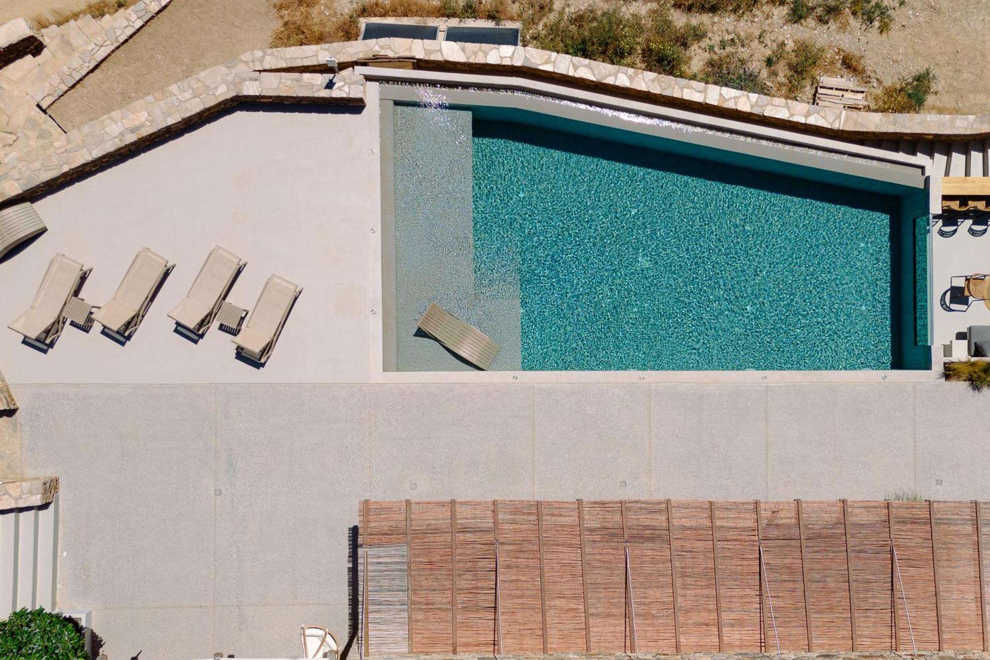 Villa On The Rocks