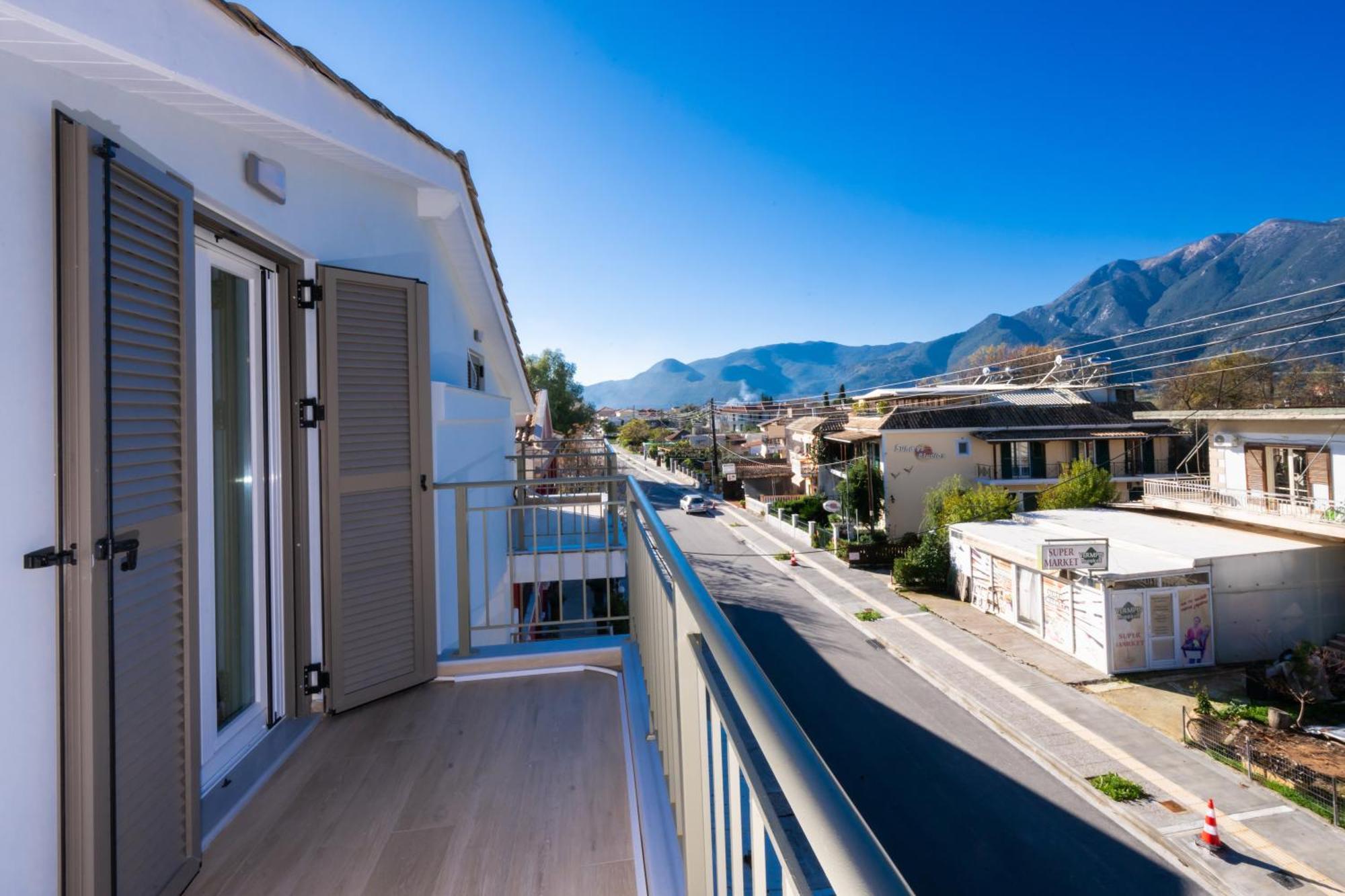 Marmel Seaside Apartment-brandnew Beachfront In Apartment