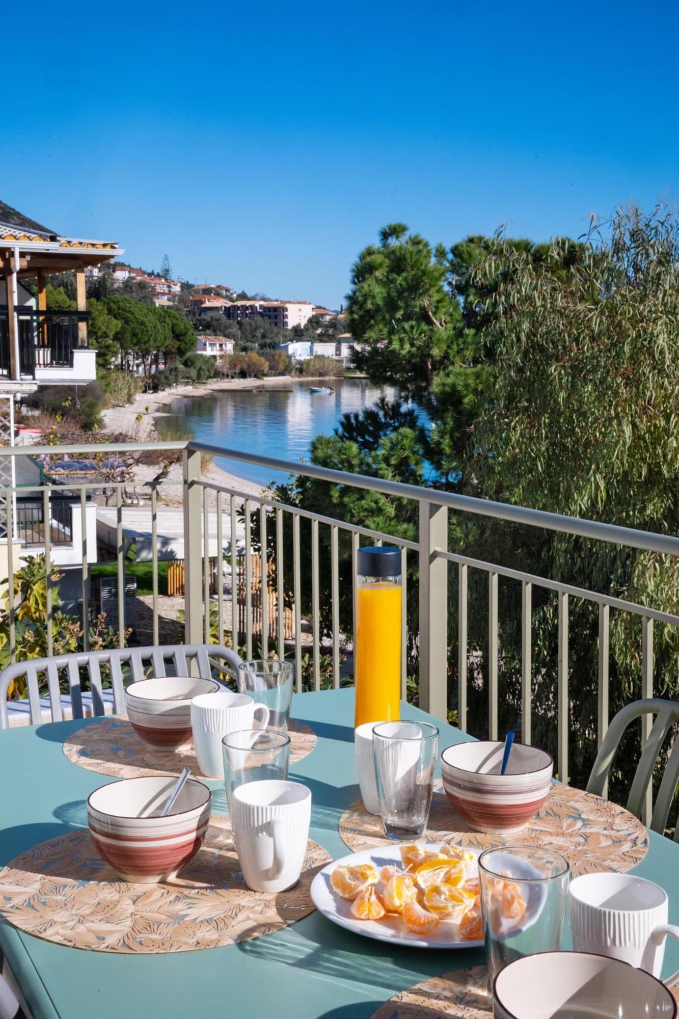 Marmel Seaside Apartment-brandnew Beachfront In * Nydri (Lefkada)