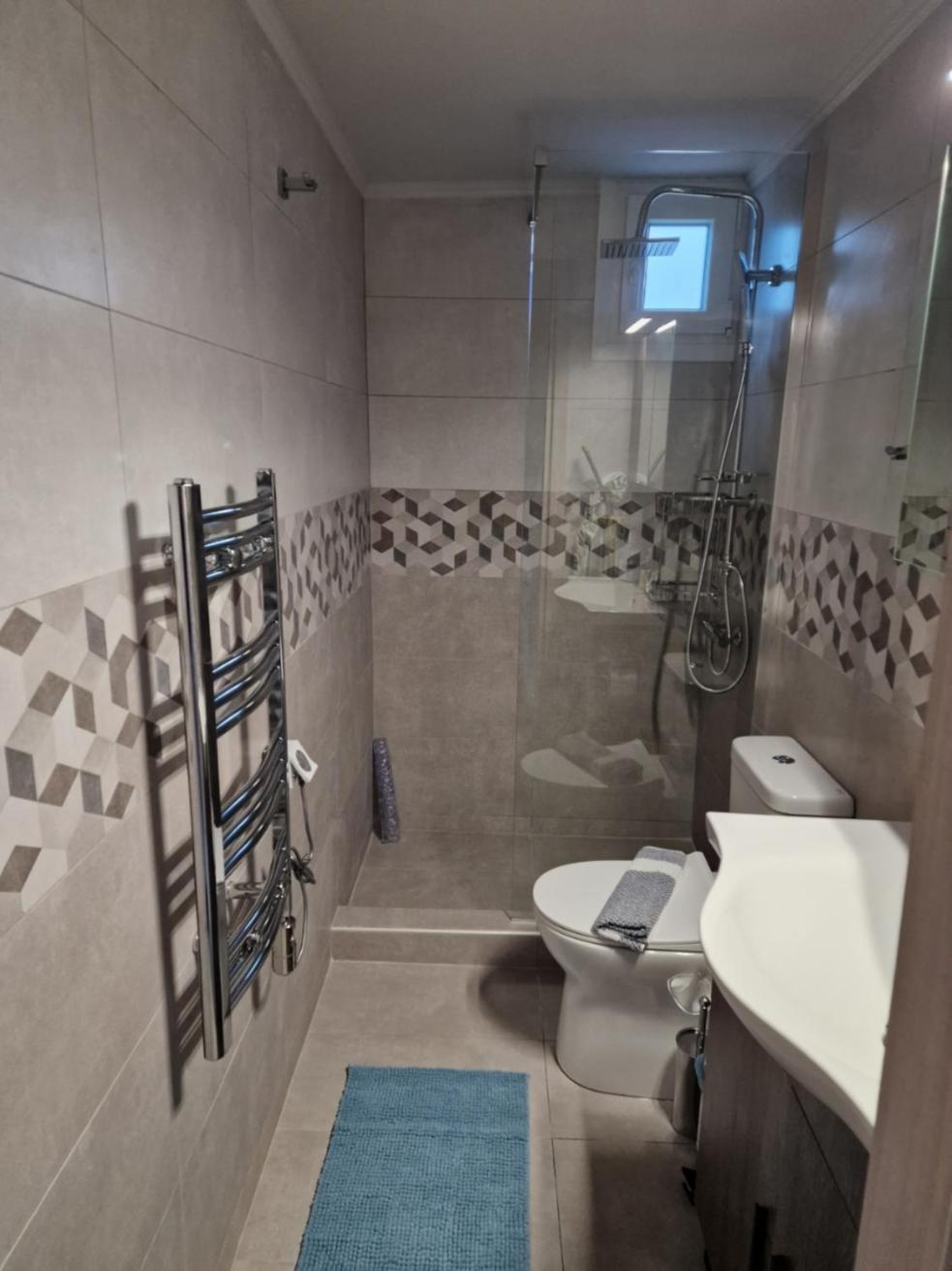 Auxo, & On The Sea Apartment Kamari (Corinthia)