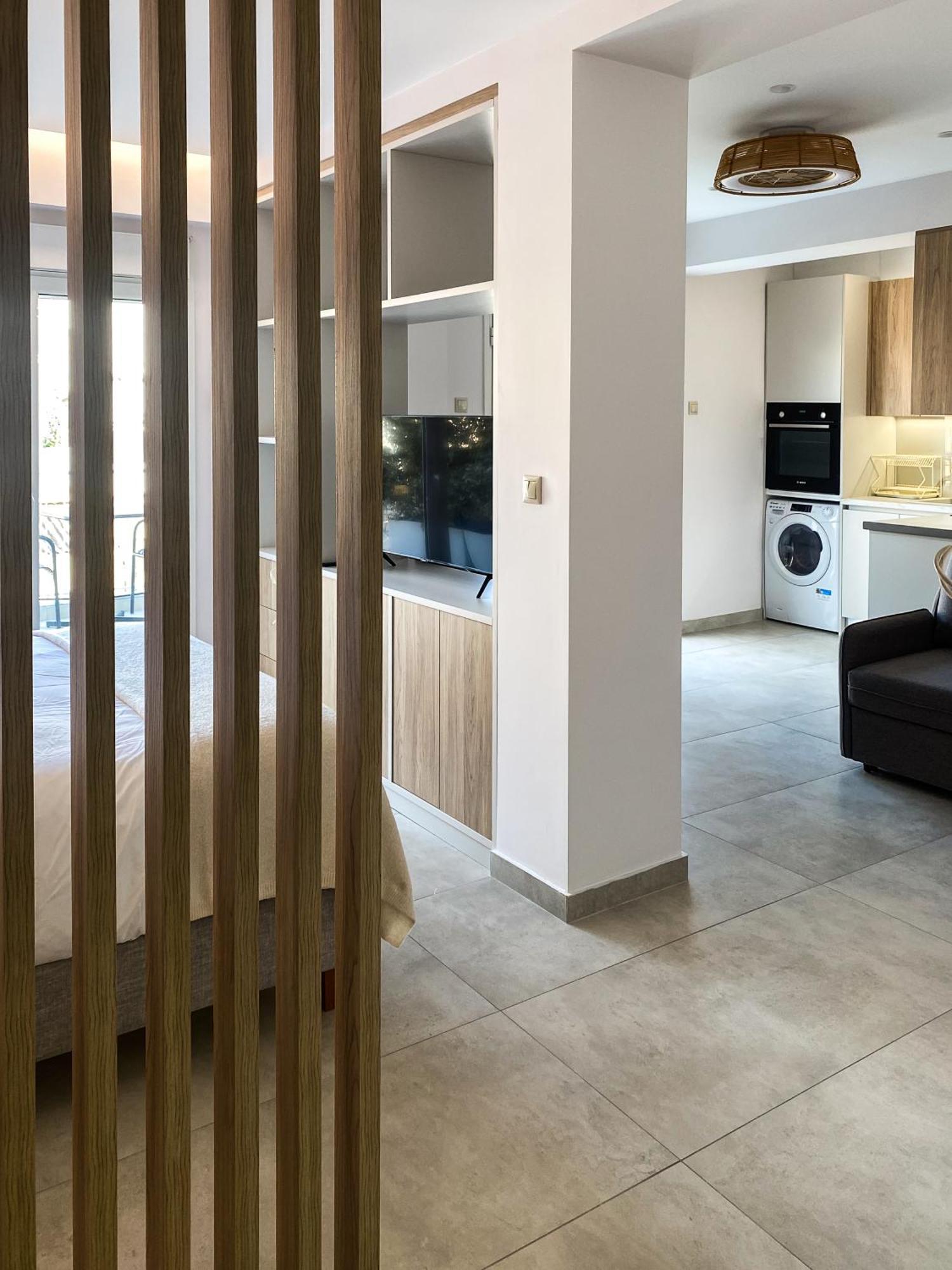 Apartment Modern With Large Private Balcony