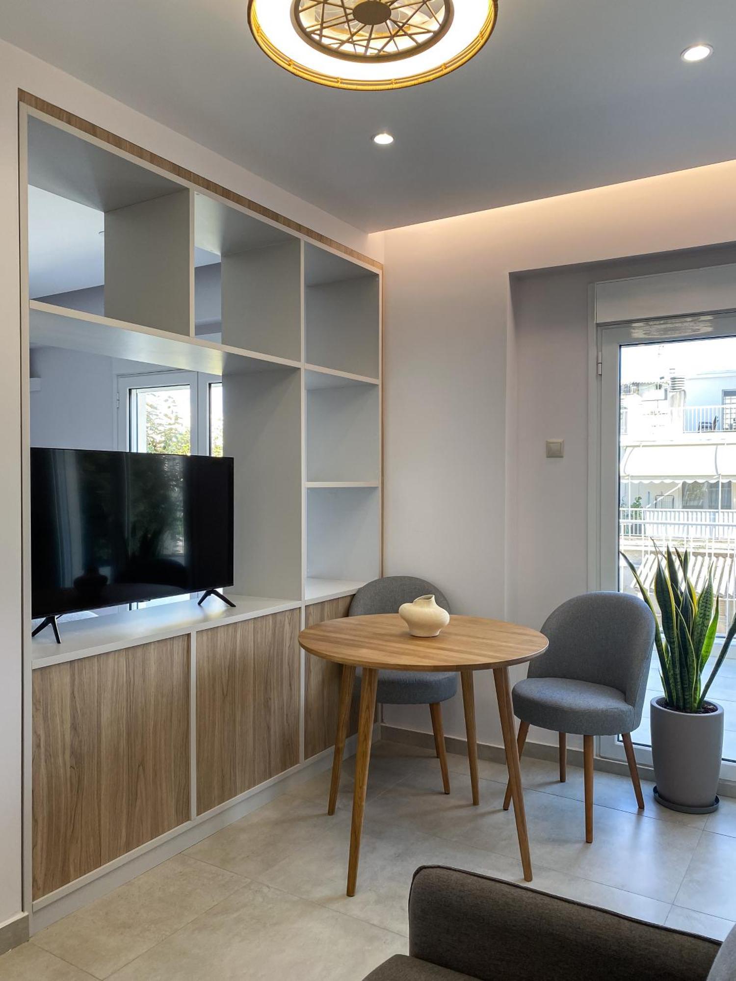 Apartment Modern With Large Private Balcony