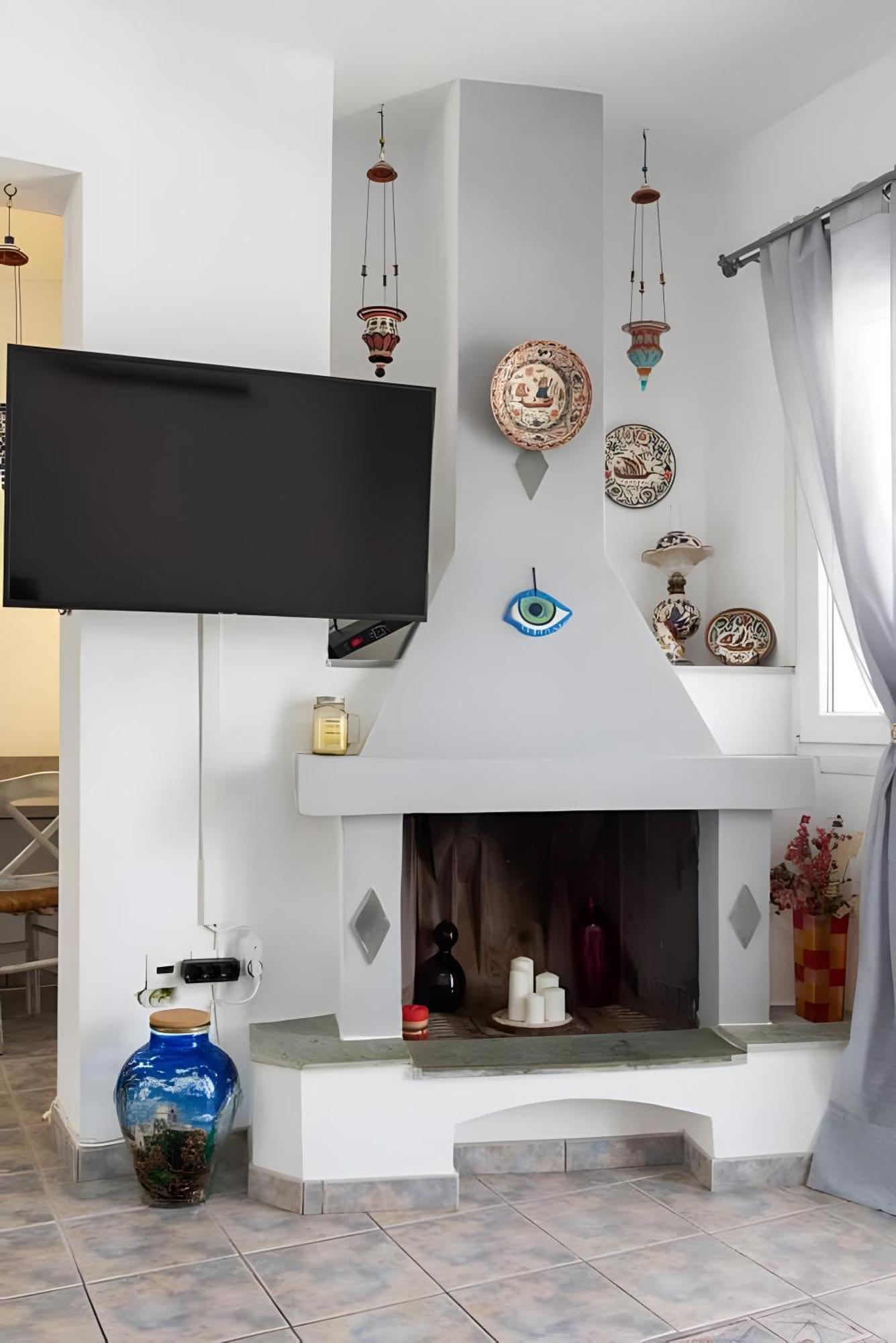 Almyra Seaside House Apartment